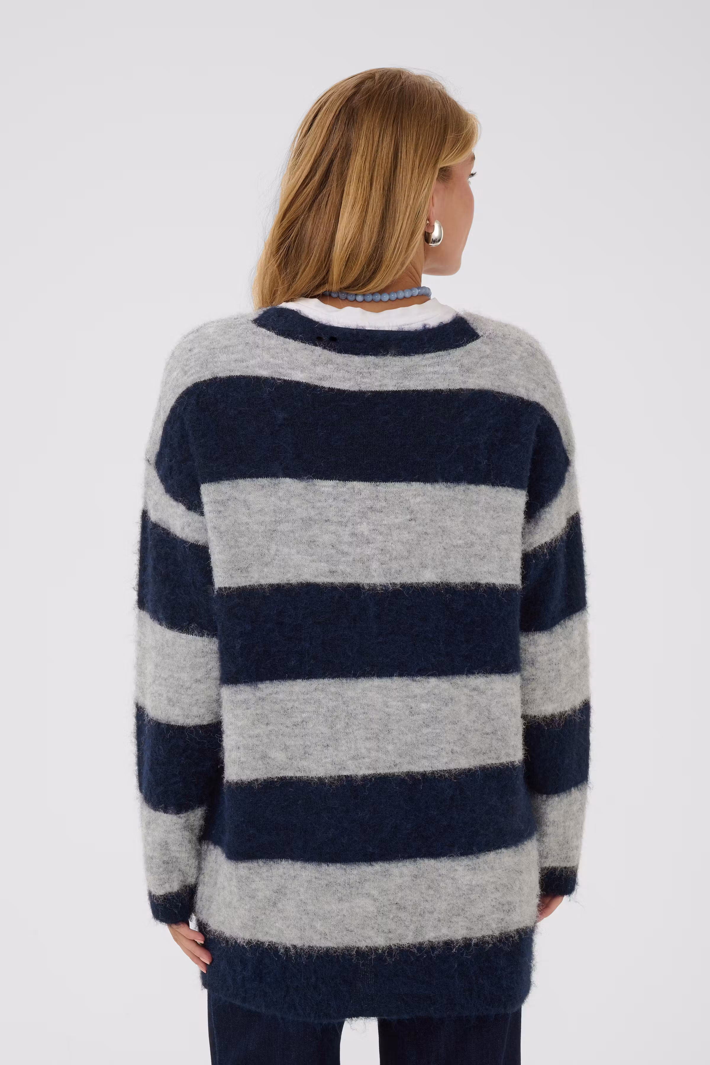 TayzieSZ Cardigan LOOKBOOK BACK 30515376-305238