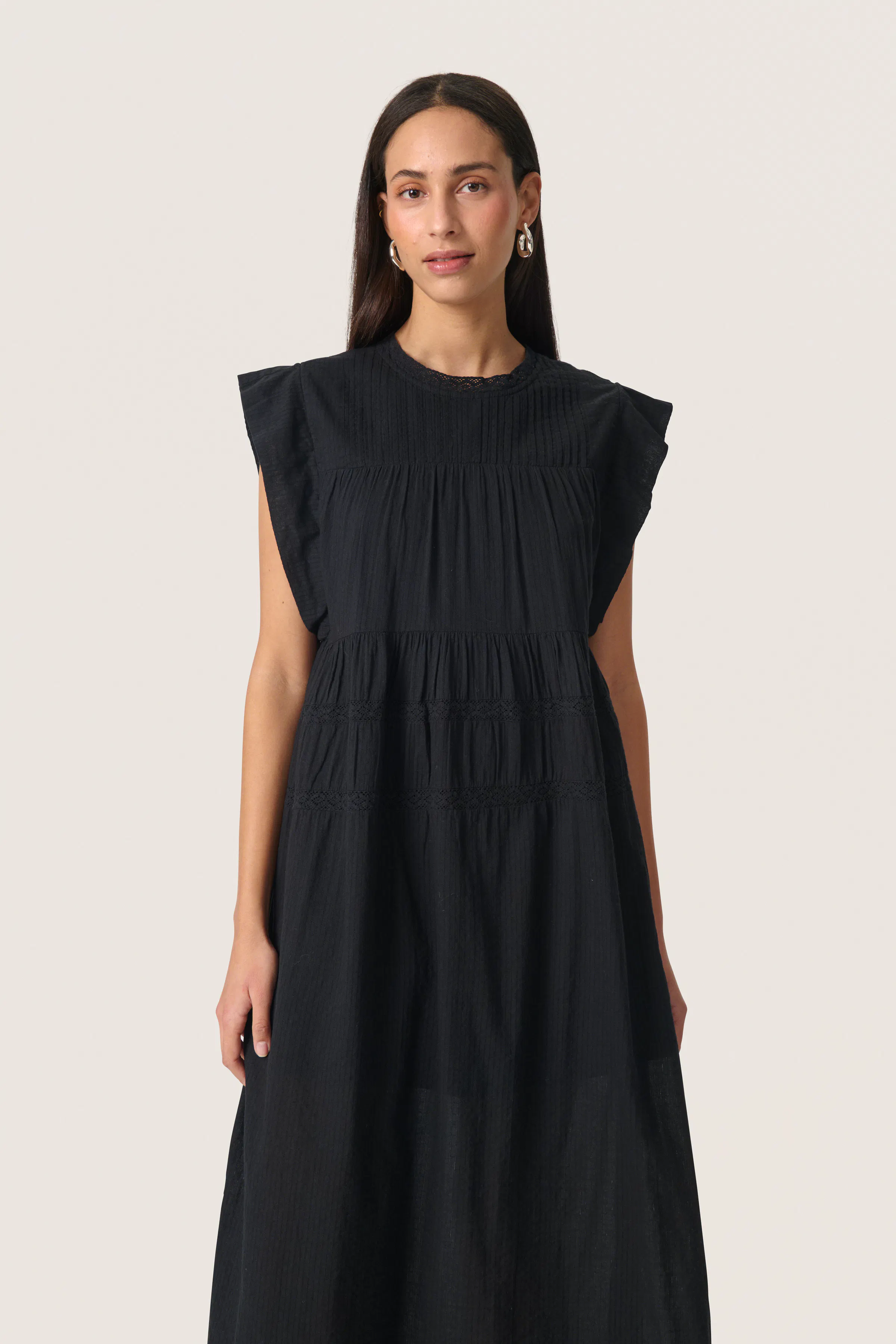 SLAmona Dress LOOKBOOK FRONT 30408222-194008