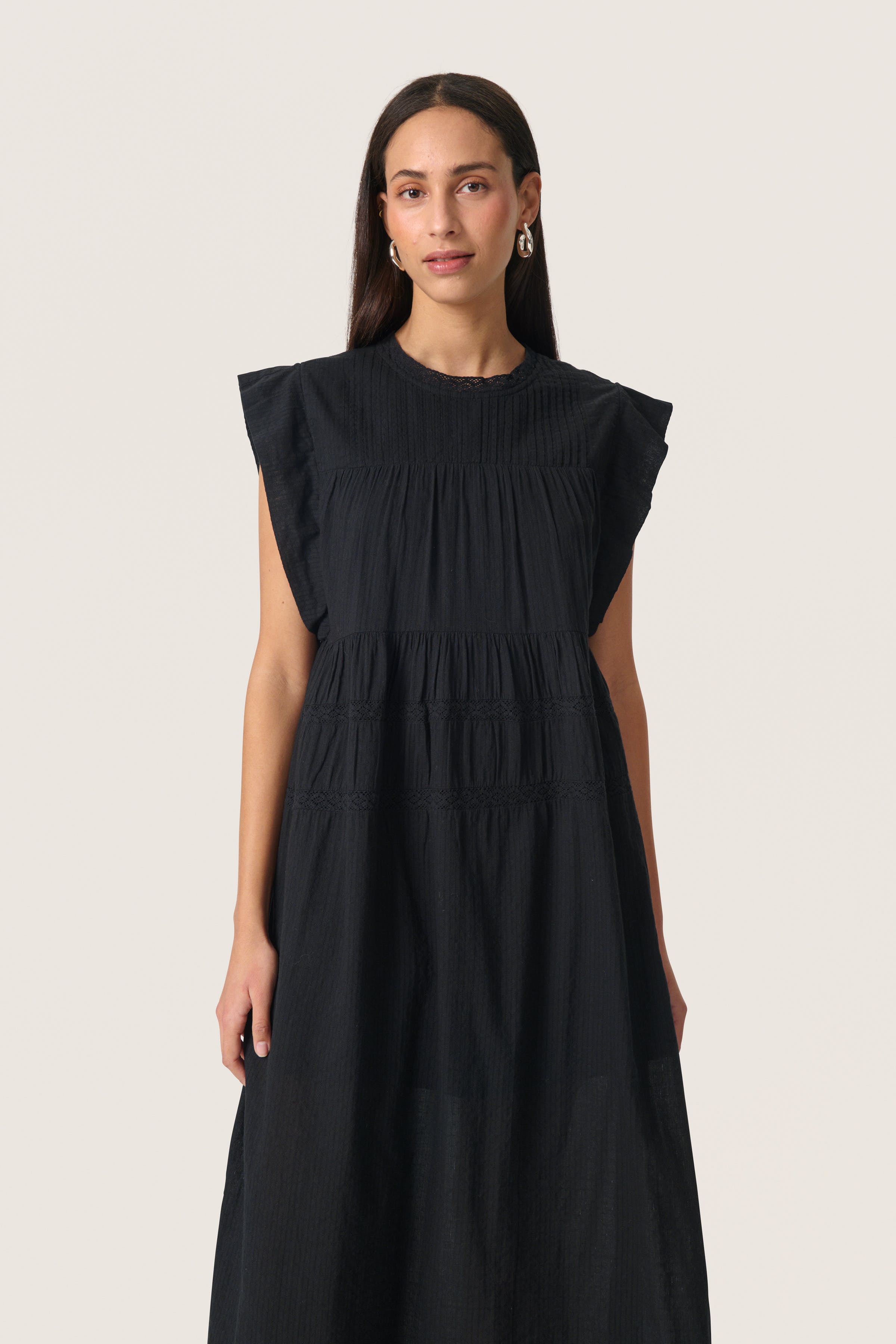 SLAmona Dress LOOKBOOK FRONT 30408222-194008