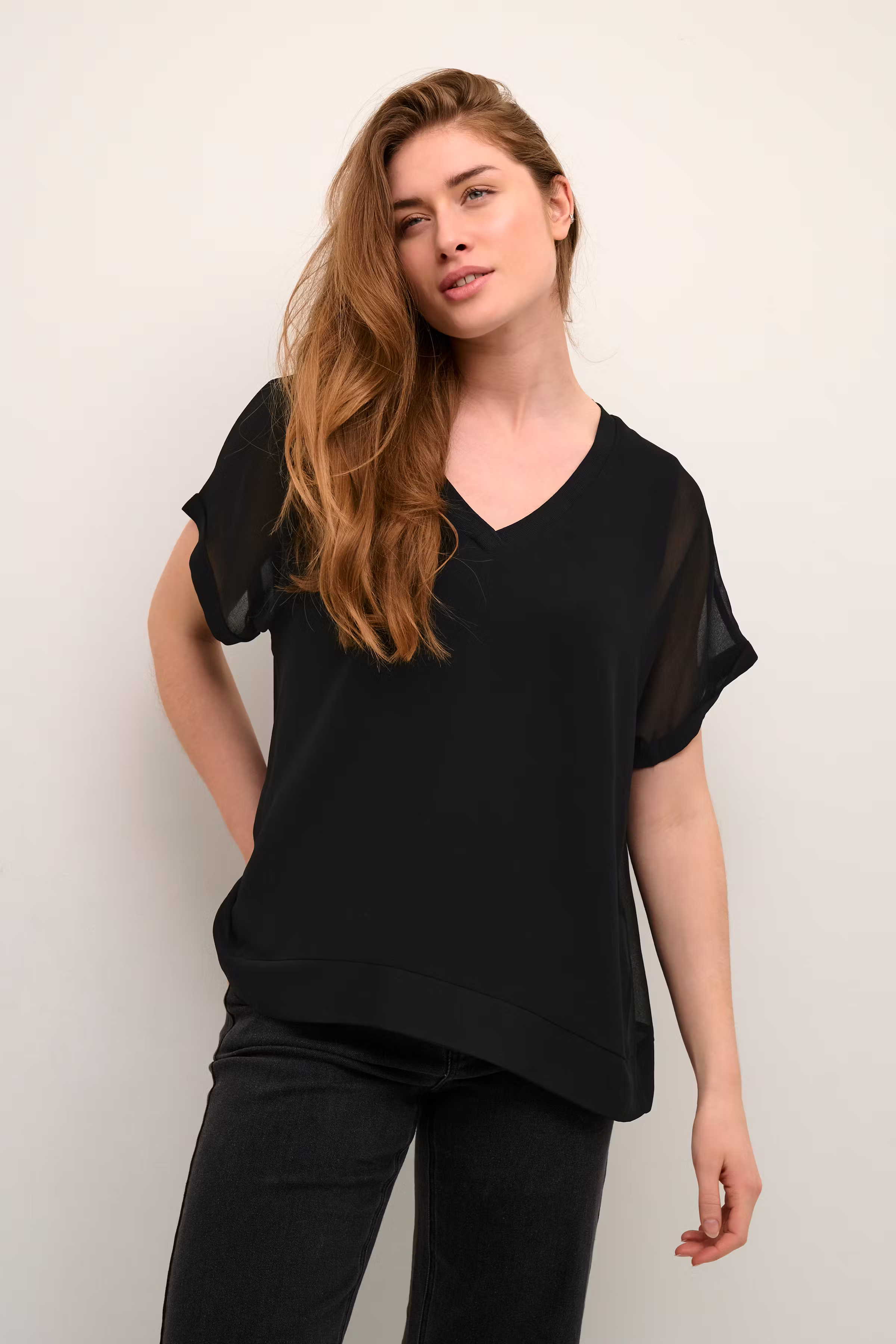 CUcheila Bluse LOOKBOOK FRONT 50110057-500012