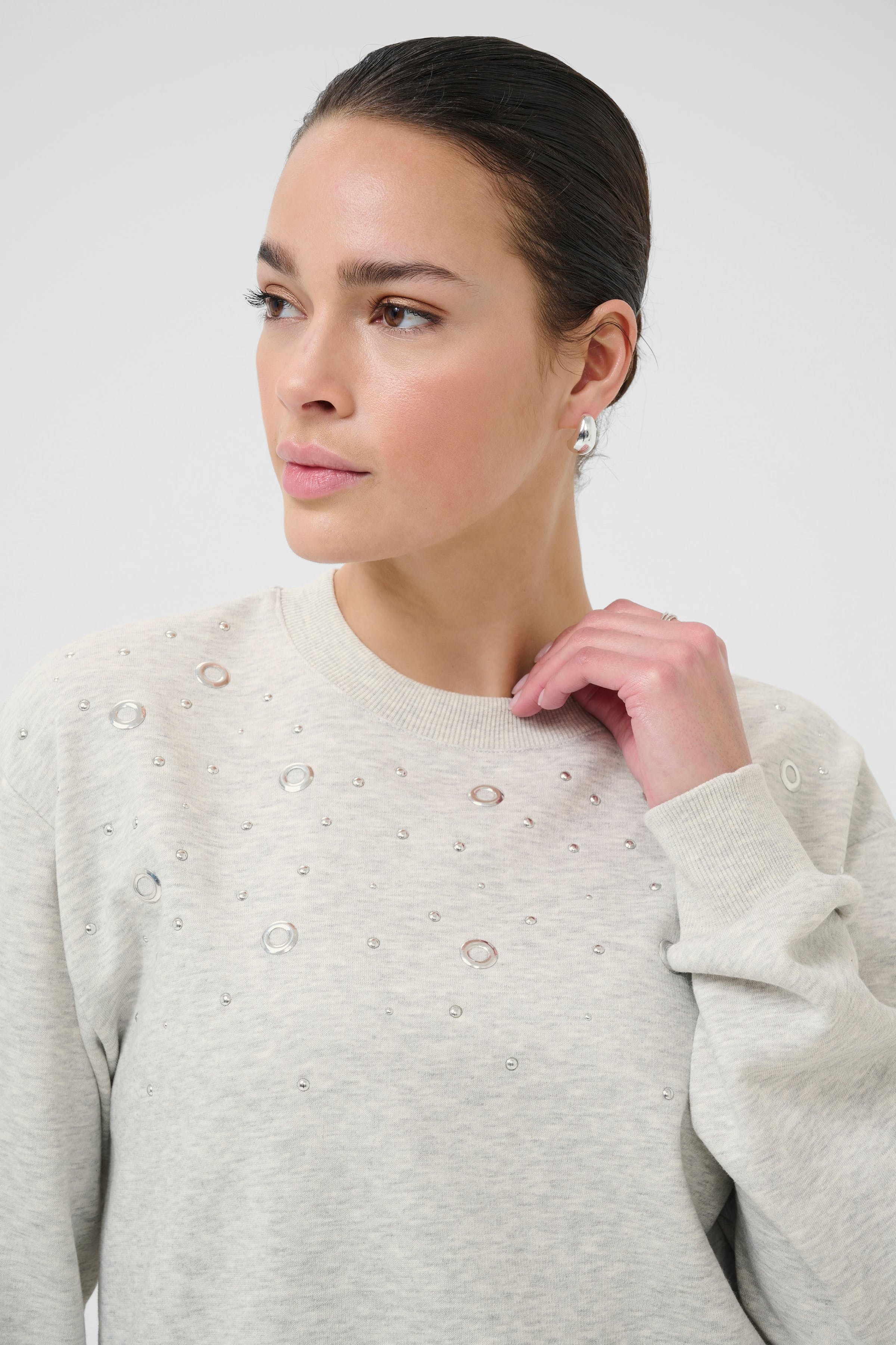 KAvivian Sweatshirt LOOKBOOK DETAIL 10510664-100123