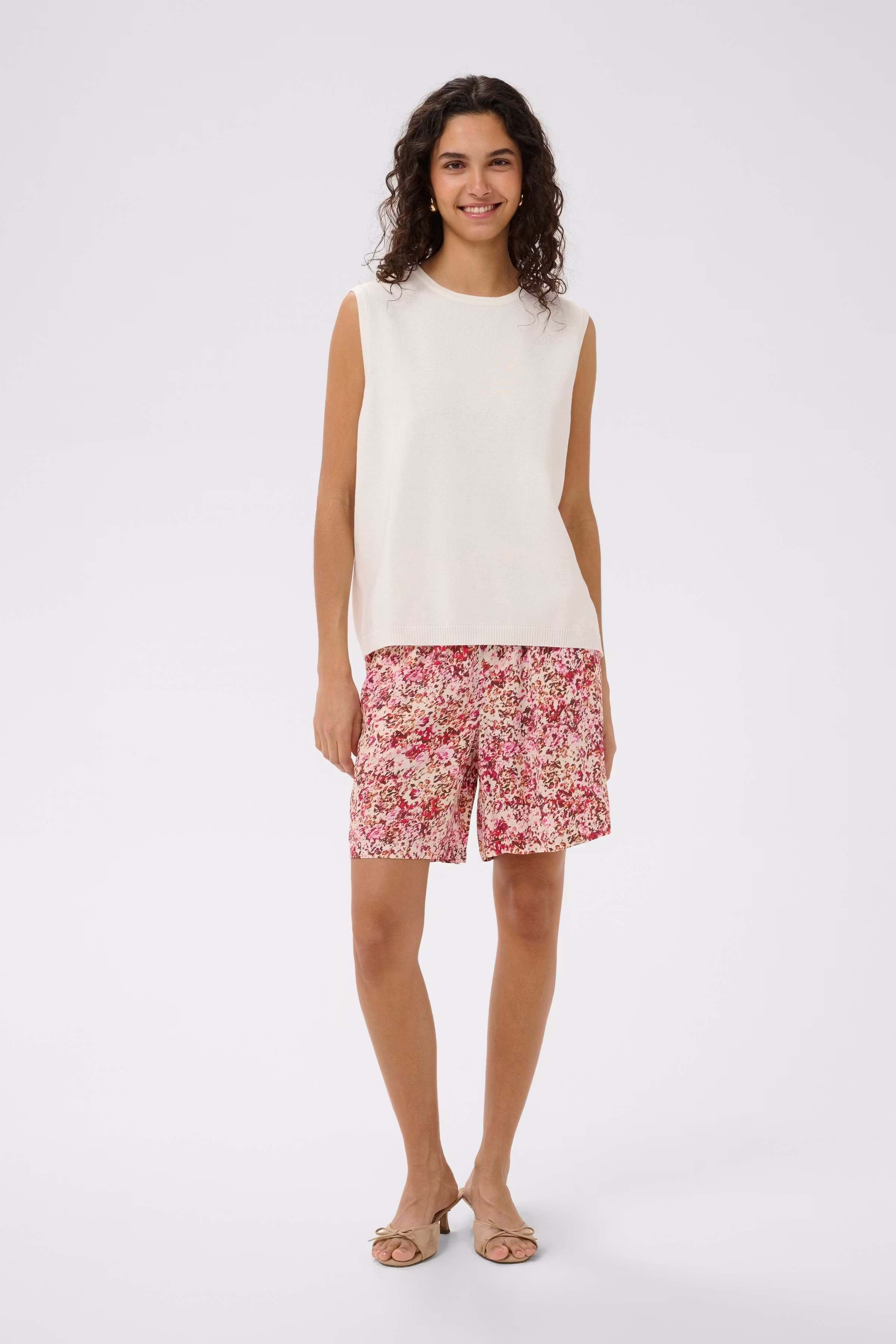 MilaSZ Weste LOOKBOOK FRONT 30511506-110605