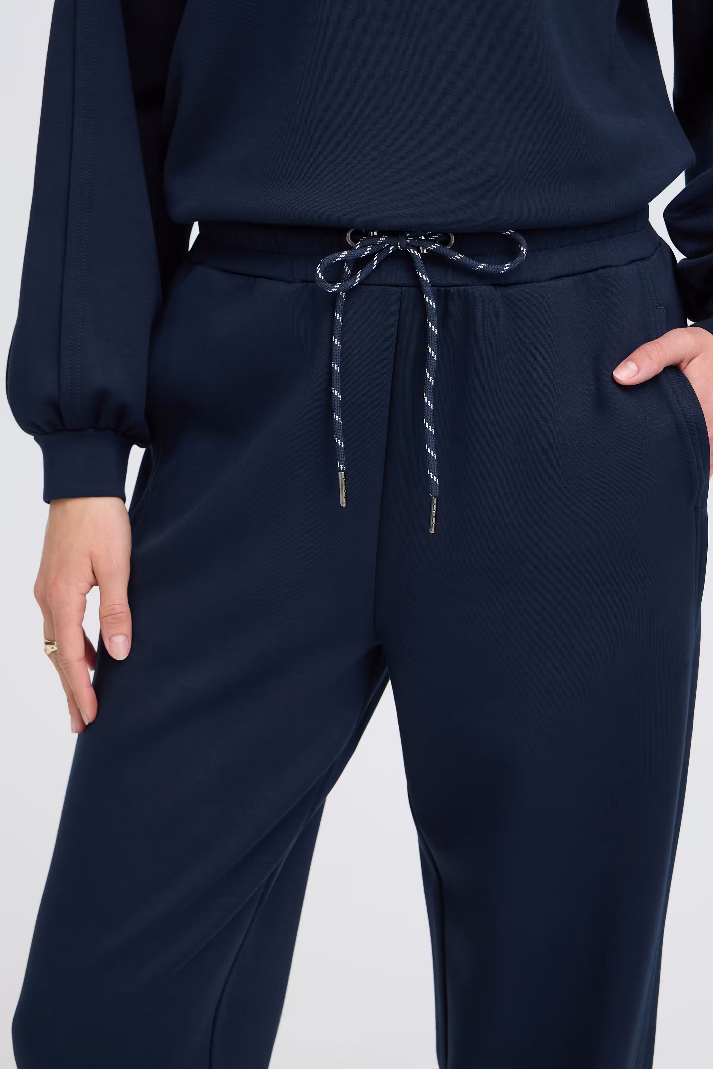 BYPUSTI Bukser LOOKBOOK DETAIL 20819292-194020