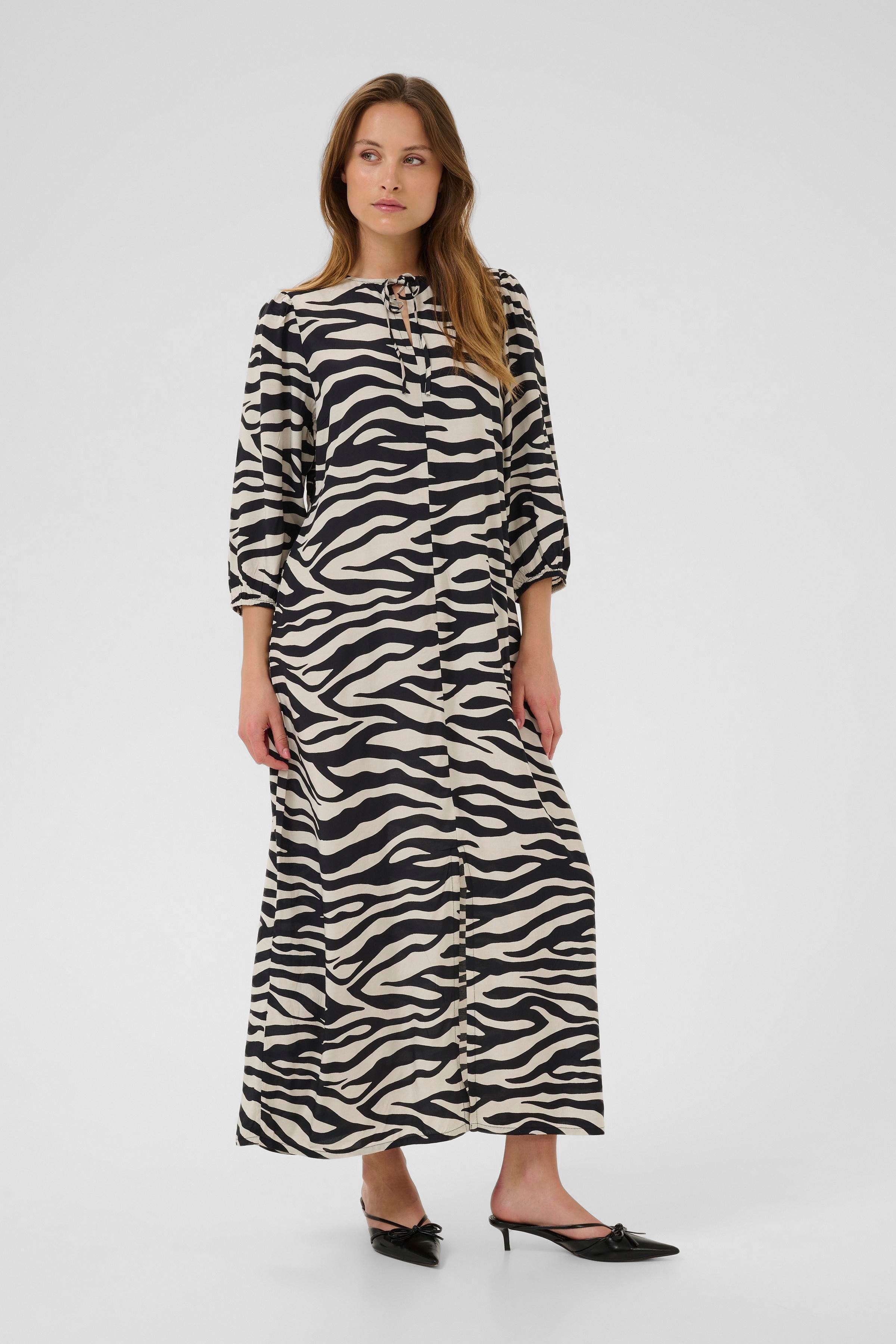 KApedra Dress LOOKBOOK FRONT 10509618-107295