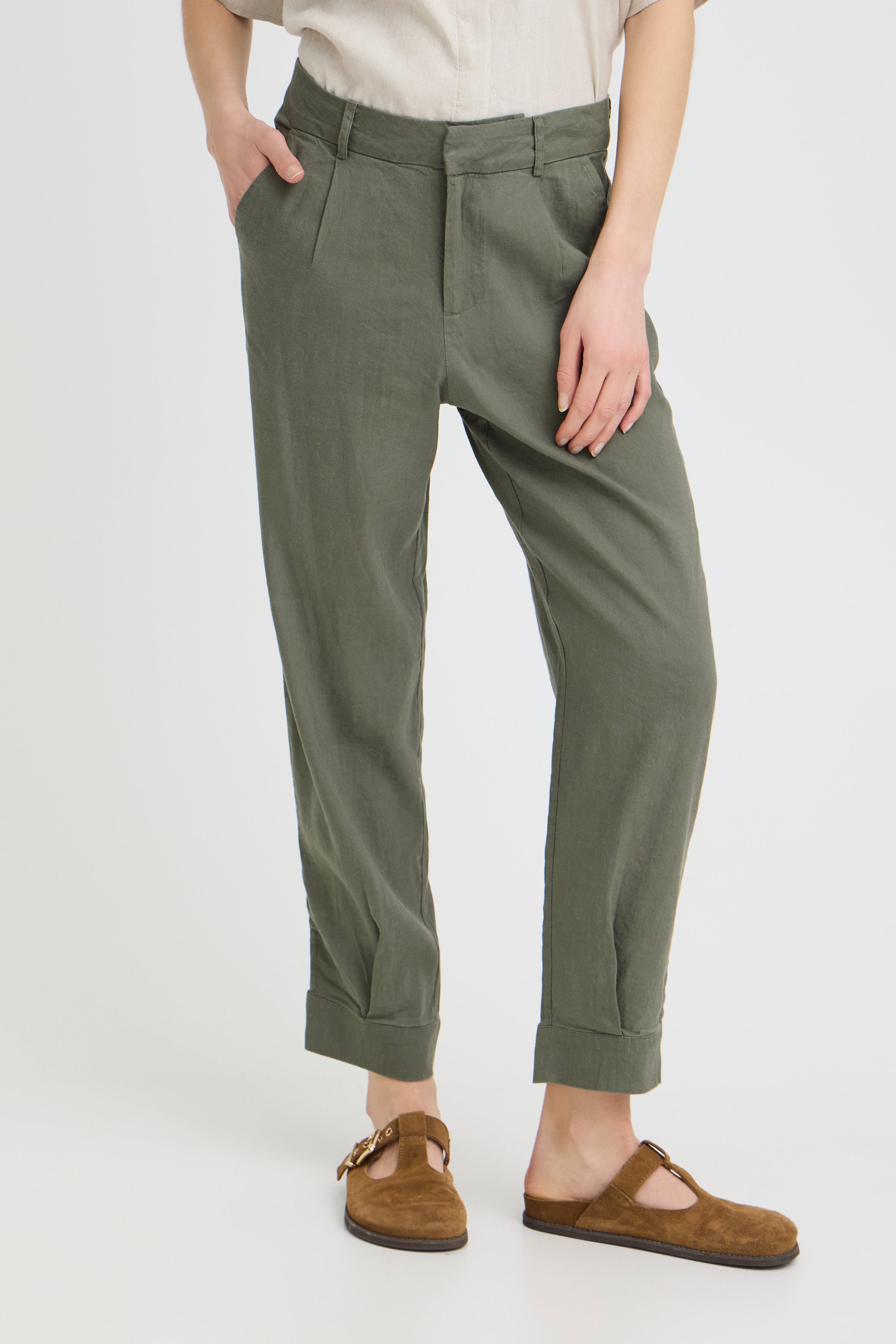 PZLUCA Hose LOOKBOOK FRONT 50210434-180312