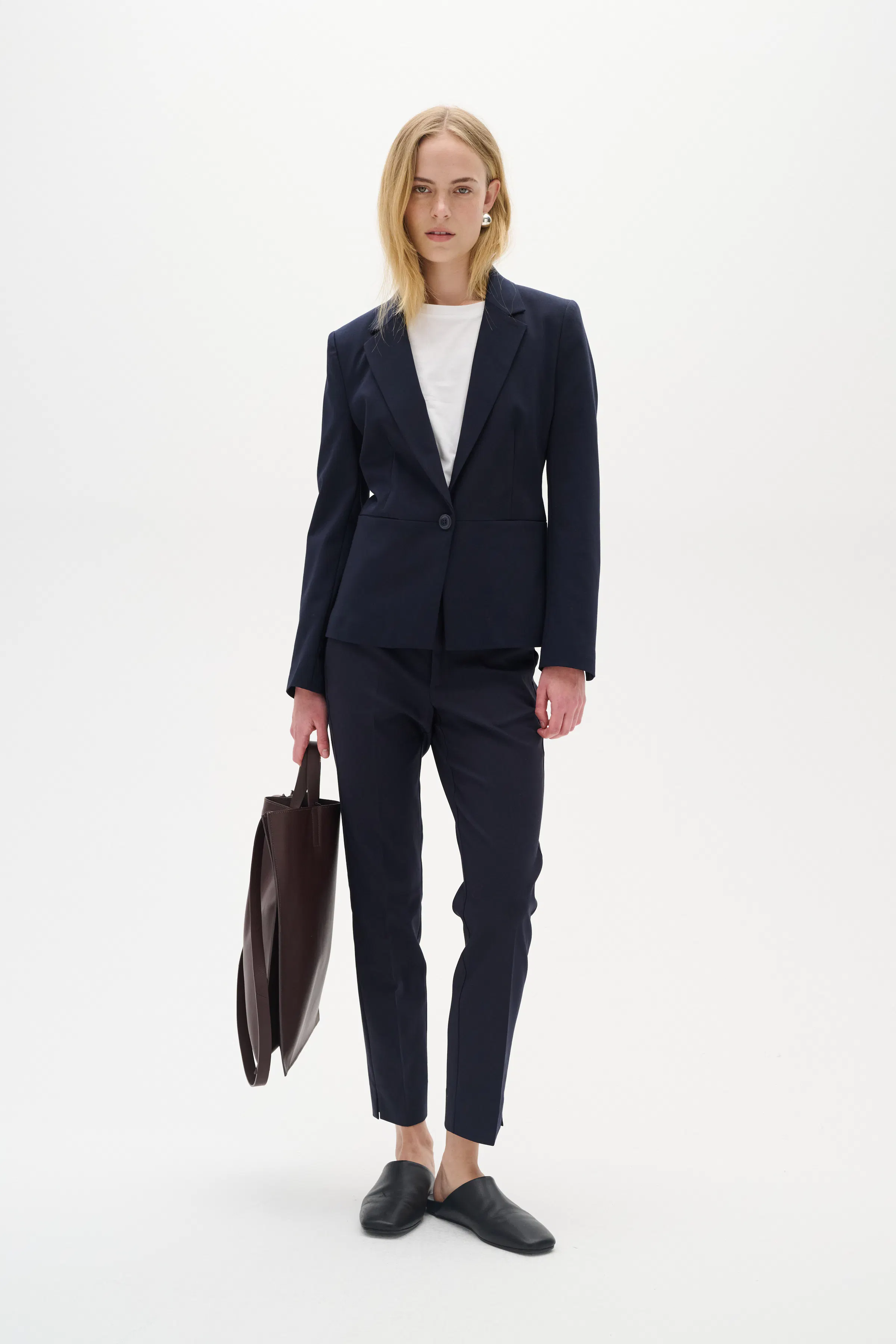 Zella IW Blazer LOOKBOOK FRONT 30104280-10299