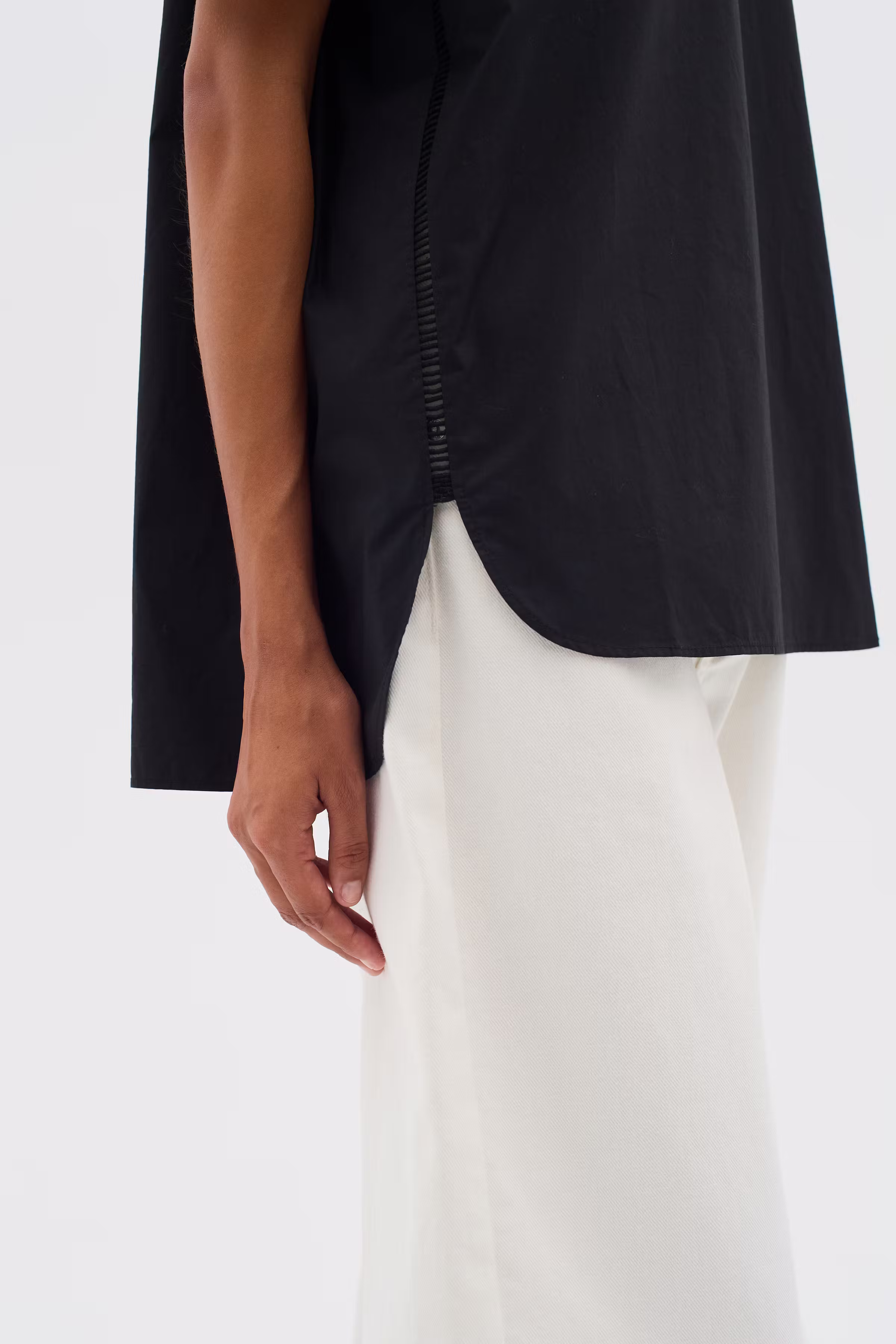 FurlaIW Top LOOKBOOK DETAIL 30110406-194008