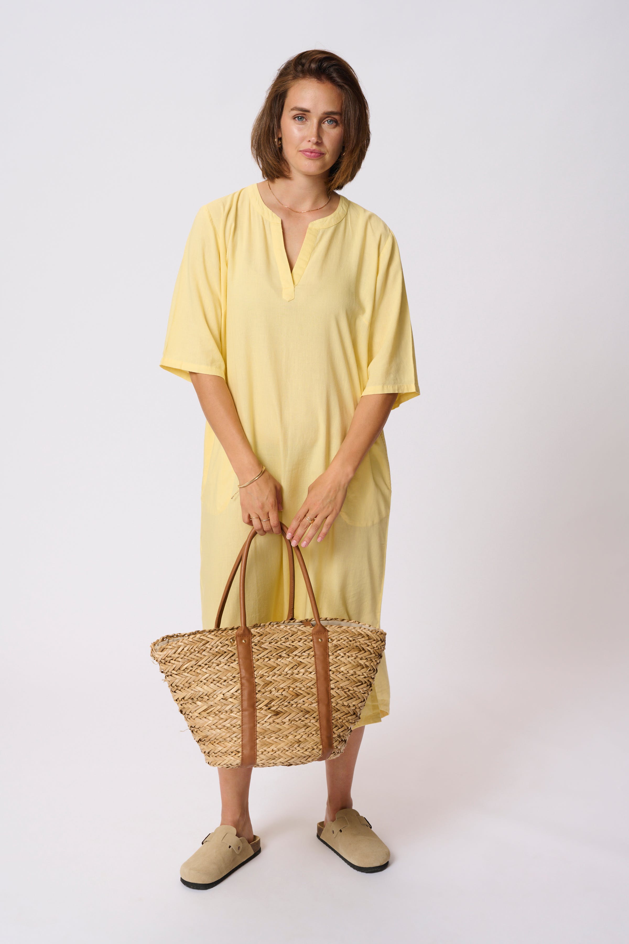KAmilia Linen dress LOOKBOOK FRONT 10508312-130922