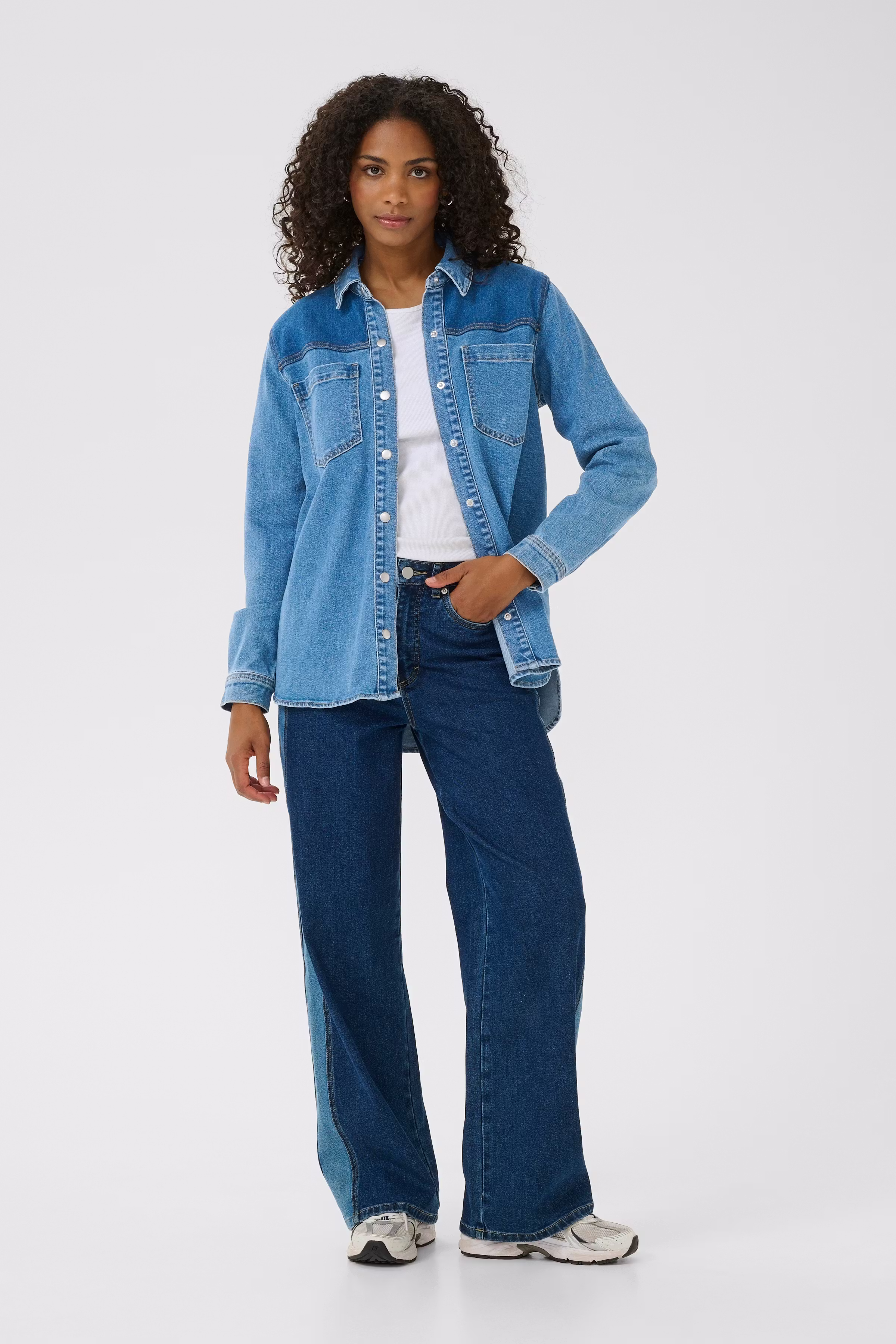 KAsandra Denim Overhemd LOOKBOOK FRONT 10552389-102989