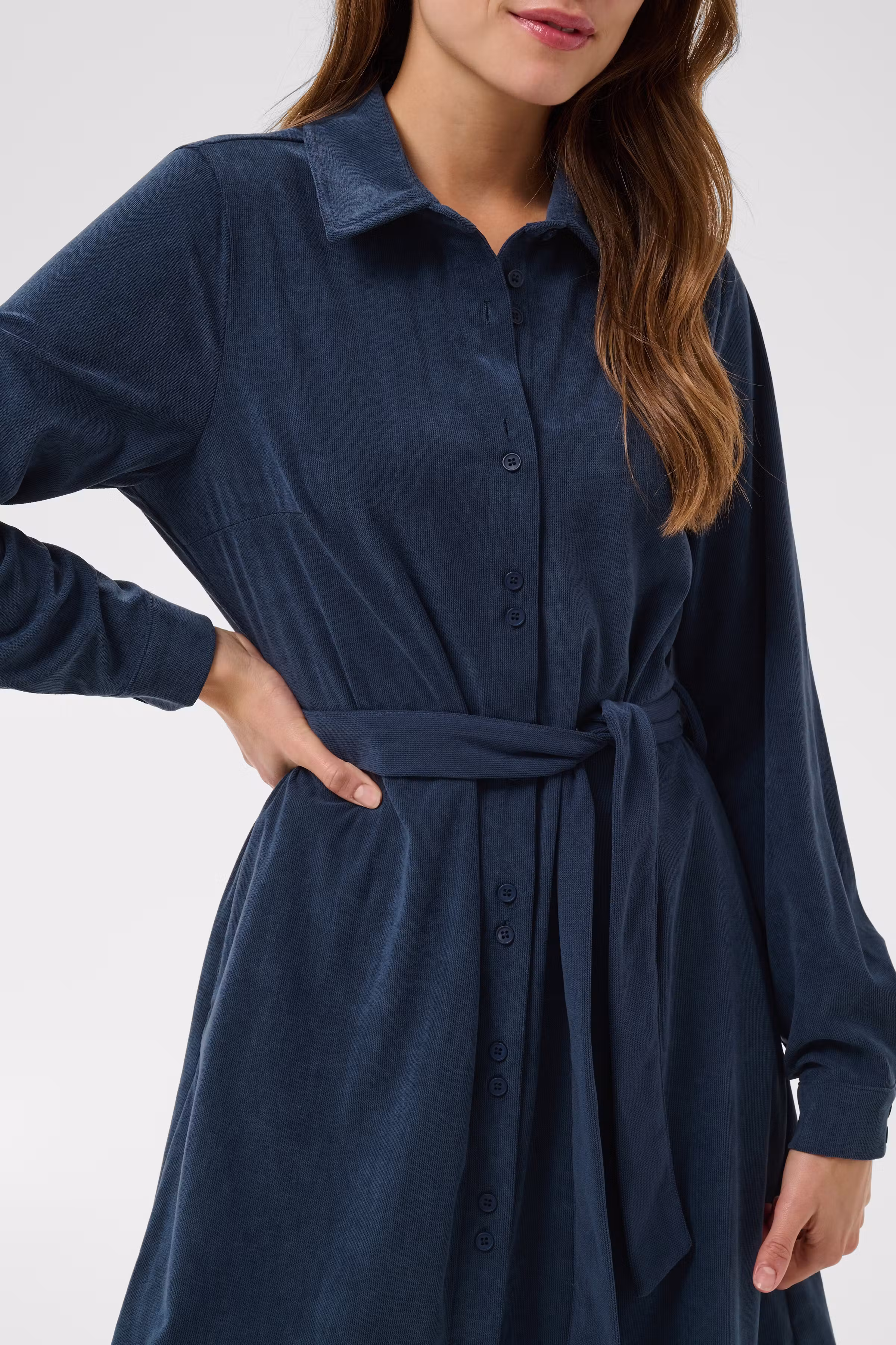 KAsvaja Kordfløyelskjole LOOKBOOK DETAIL 10513097-106706