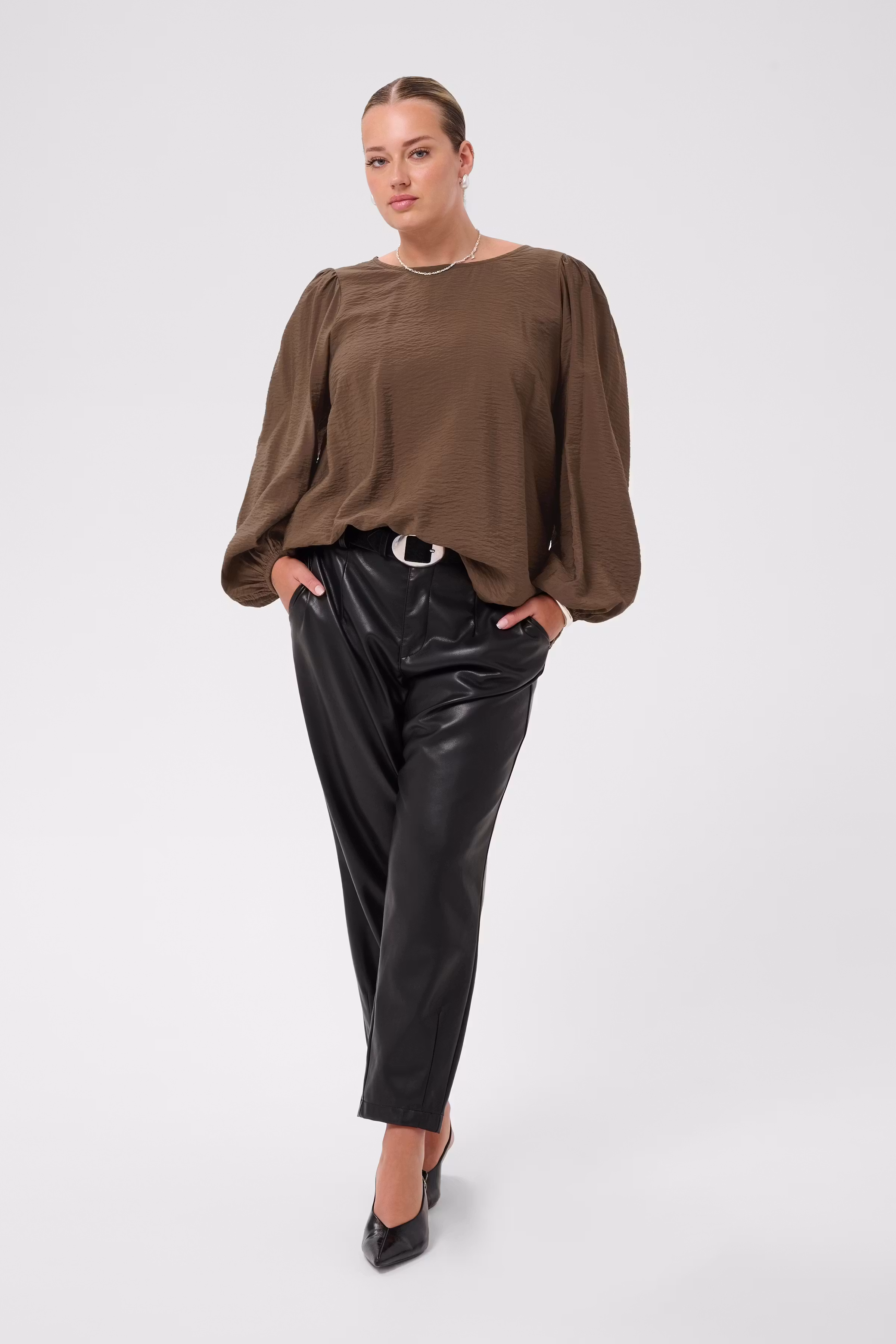 KCgila Bluse LOOKBOOK FRONT 10584447-191116