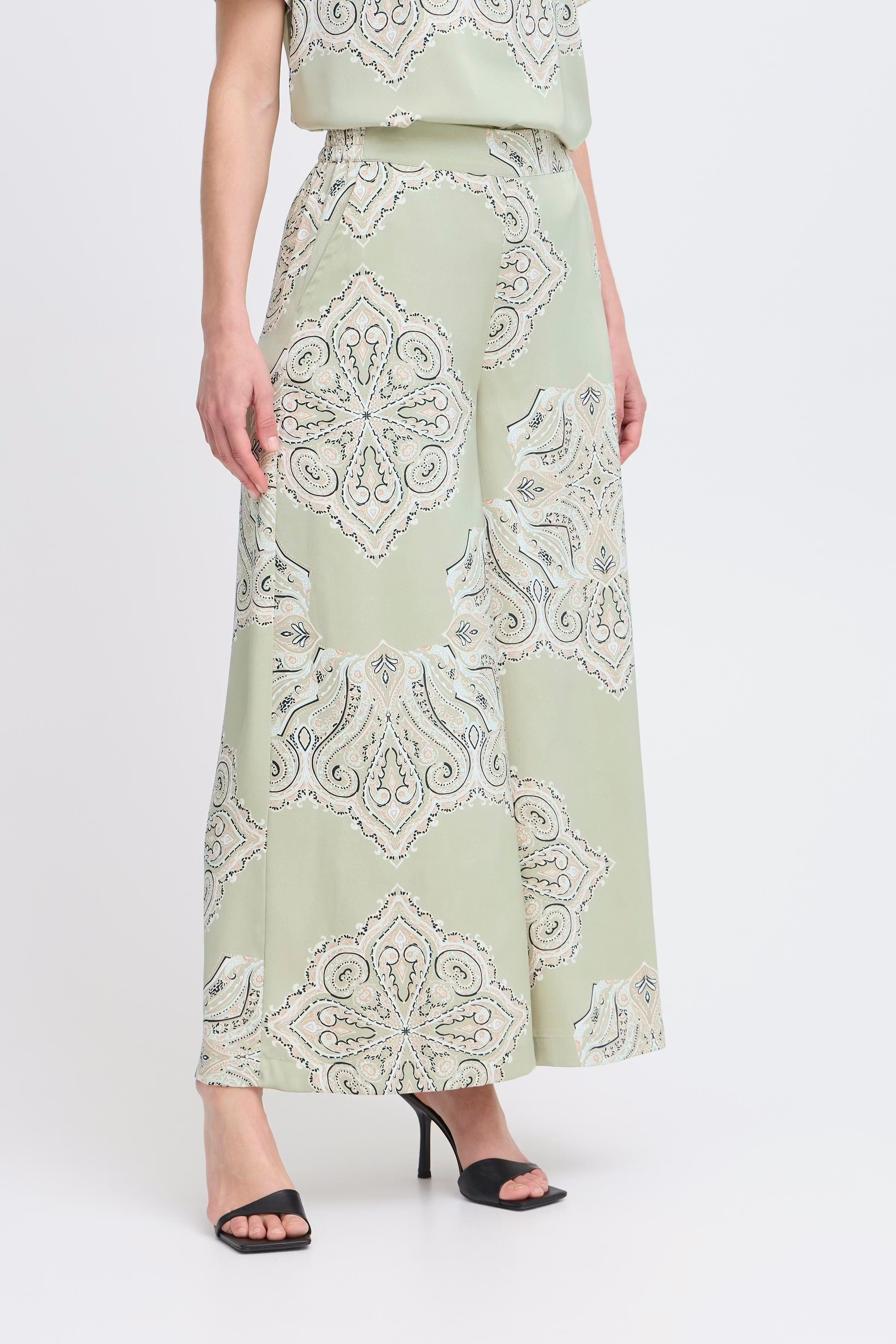 BYJANNIKE Hose LOOKBOOK FRONT 20816806-204738