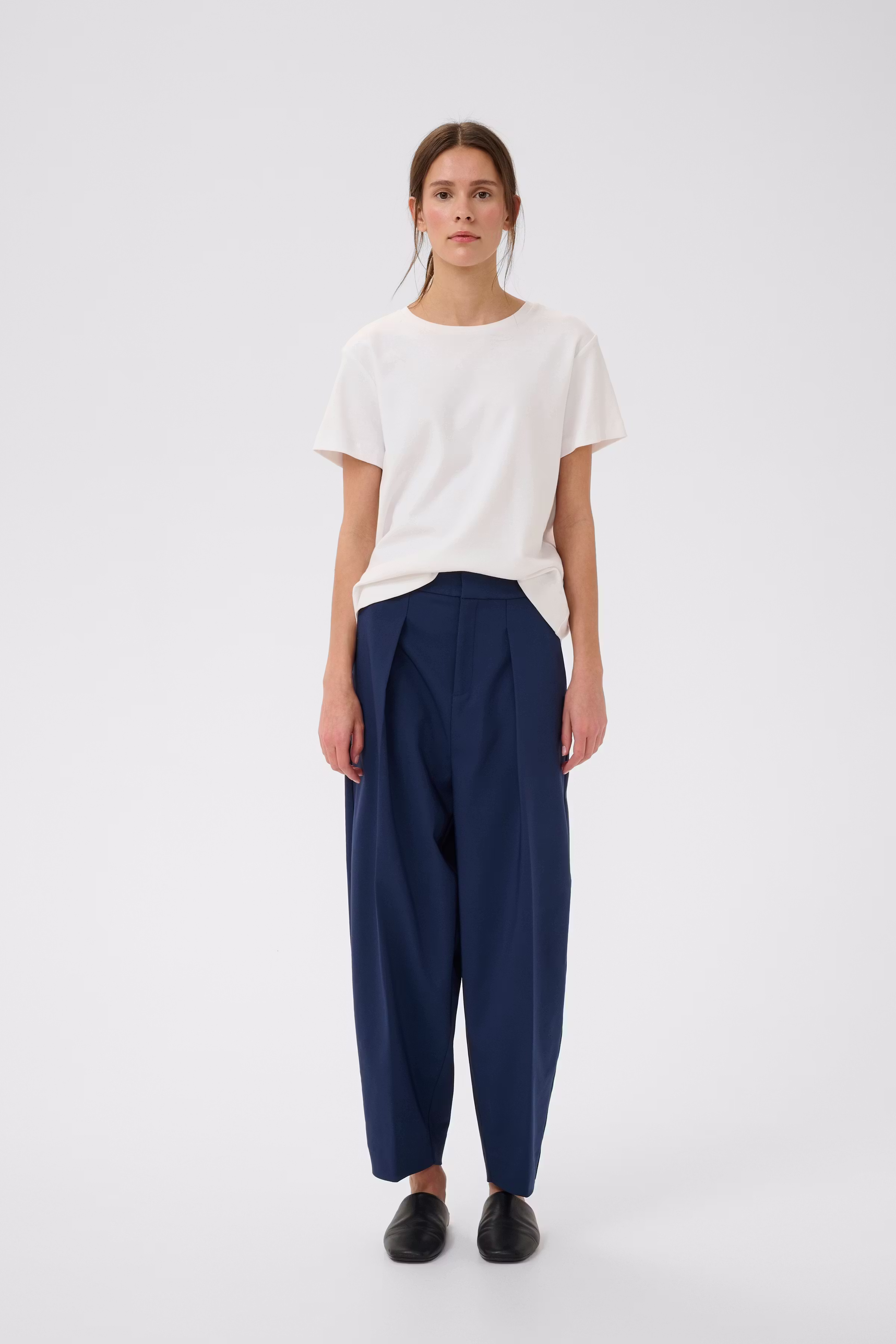ZellaIW Barrel Trousers LOOKBOOK FRONT 30107207-193932