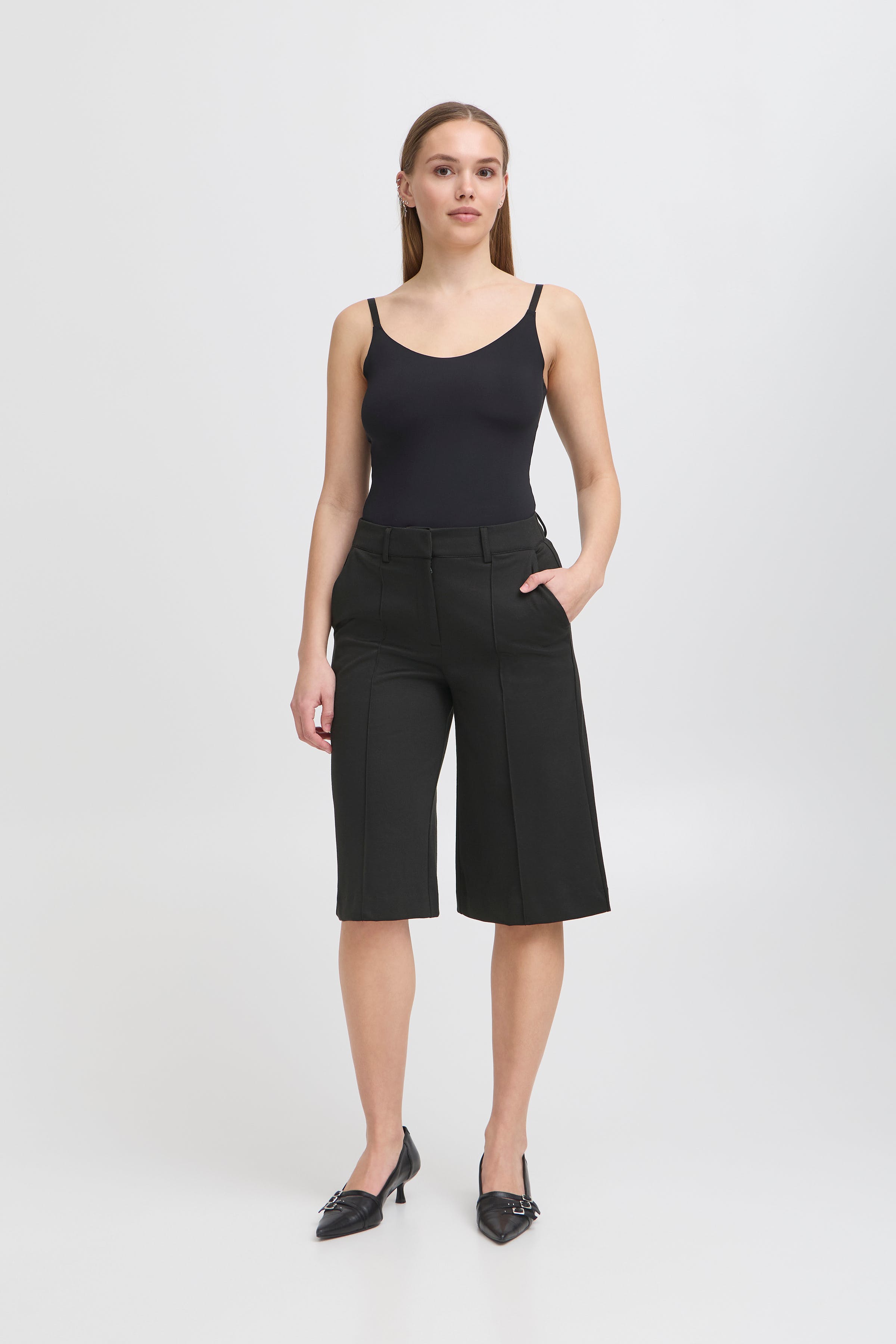 IHKATE BERMUDA Shorts LOOKBOOK FRONT 20123649-194008