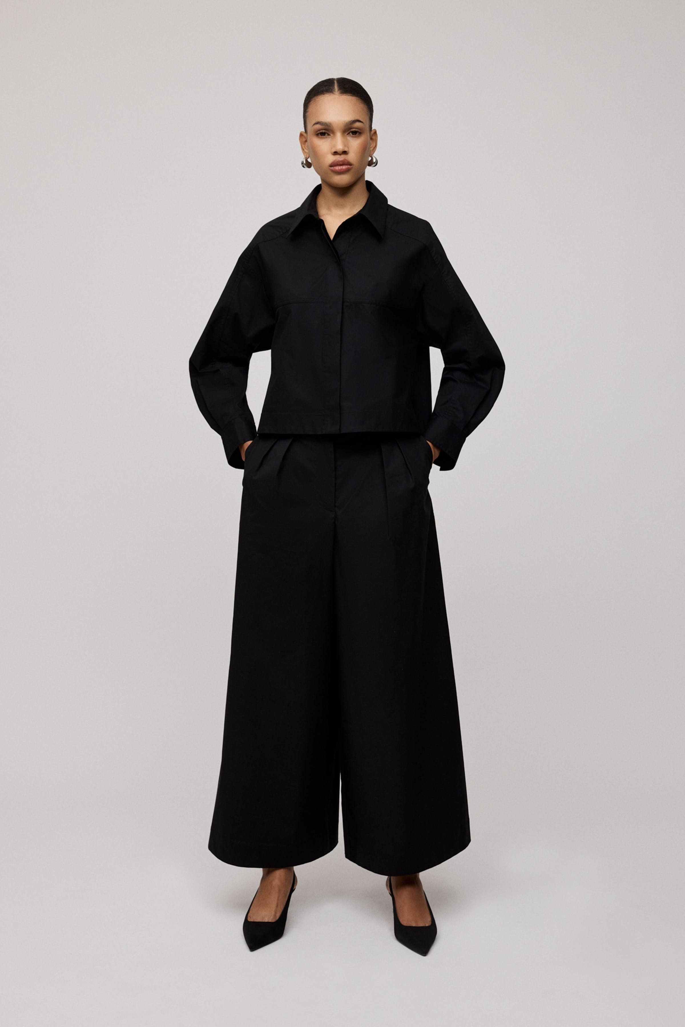 PIERINA Trousers LOOKBOOK FRONT 30600520-BK999