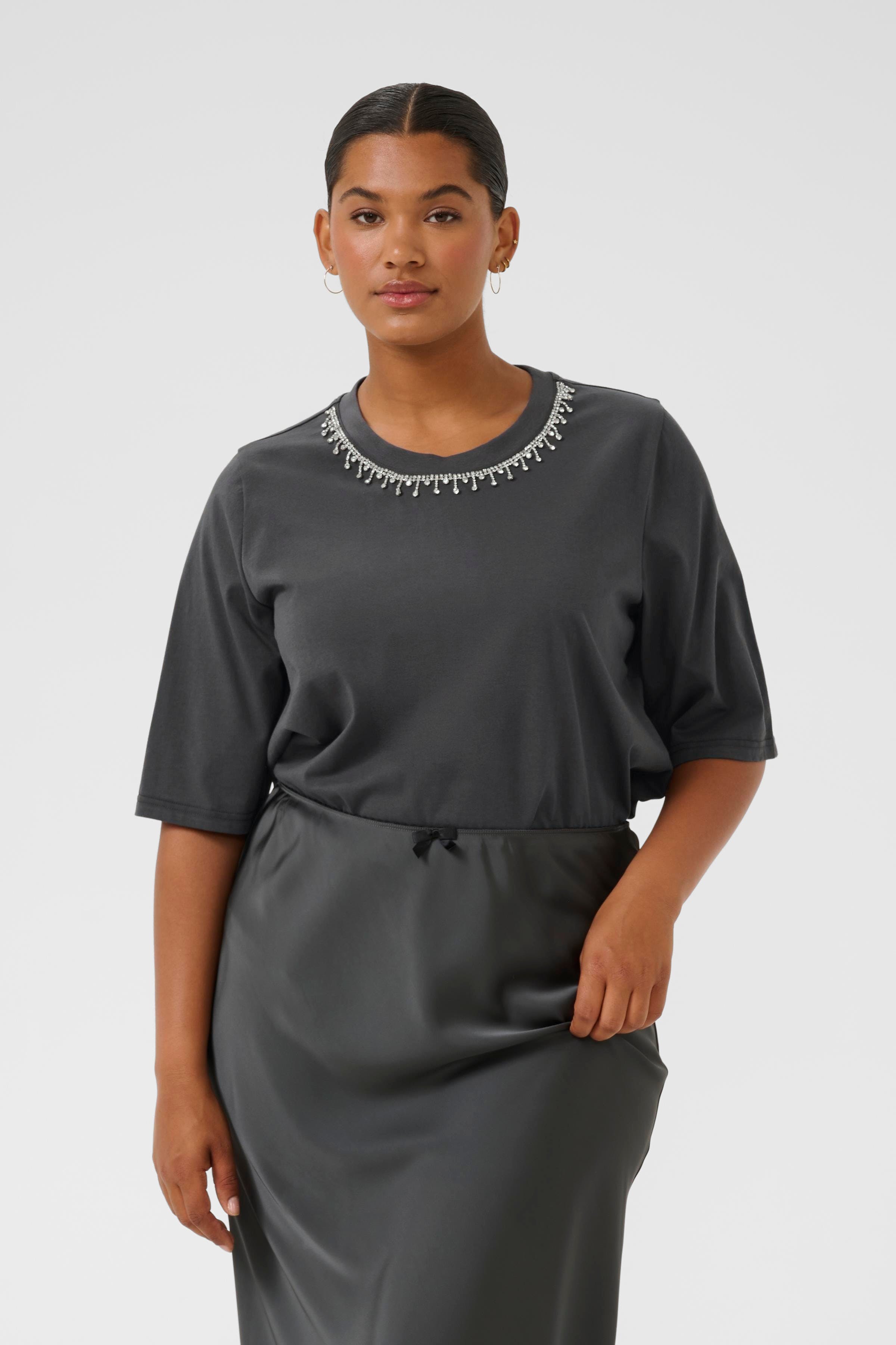 KChelena T-shirt LOOKBOOK FRONT 10583637-190205