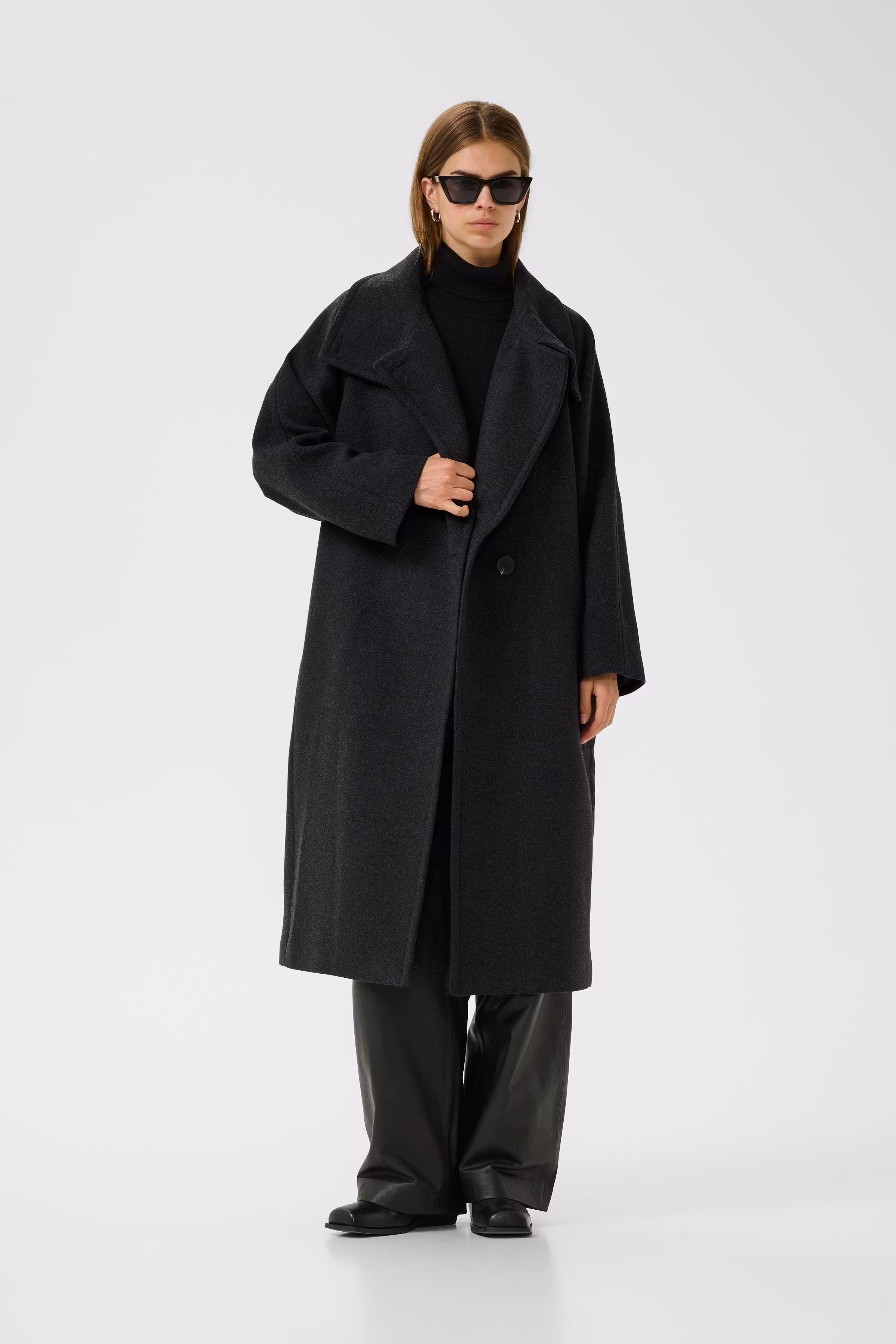 ThoraIW Collar Mantel LOOKBOOK FRONT 30111083-300596