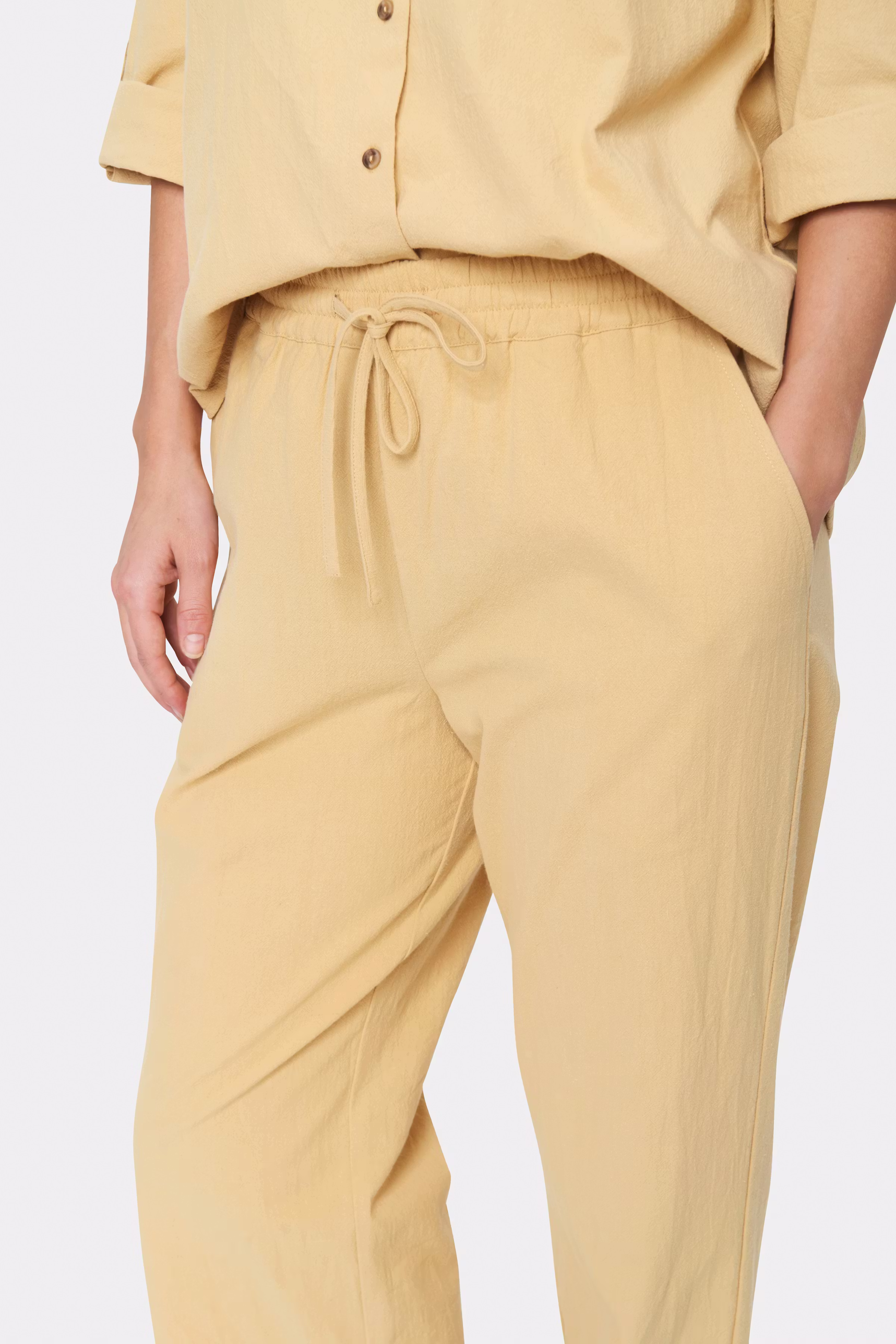 Zalinda Trousers LOOKBOOK DETAIL 30513816-160924