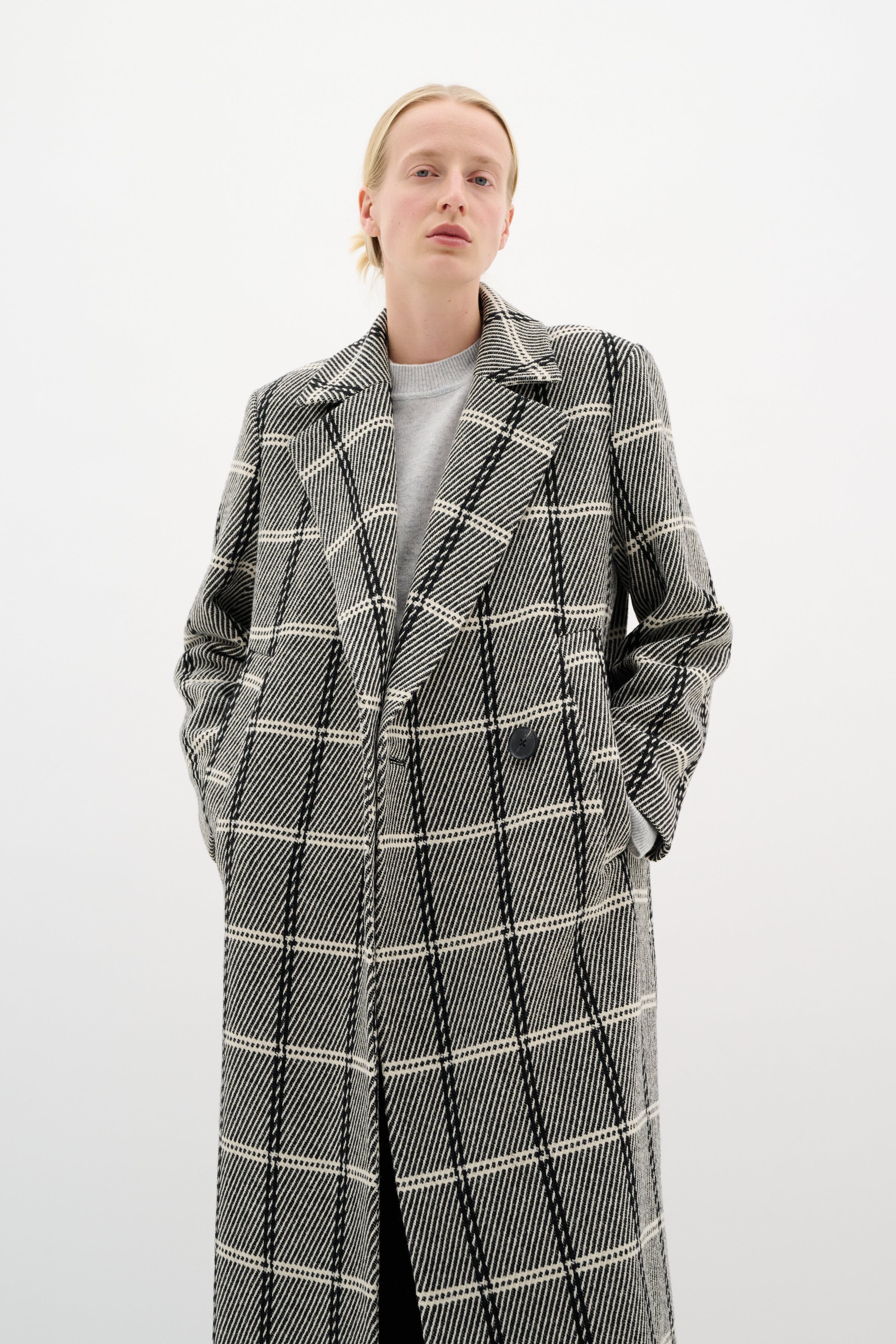 YaniaIW Kåpe LOOKBOOK FRONT 30110607-300027