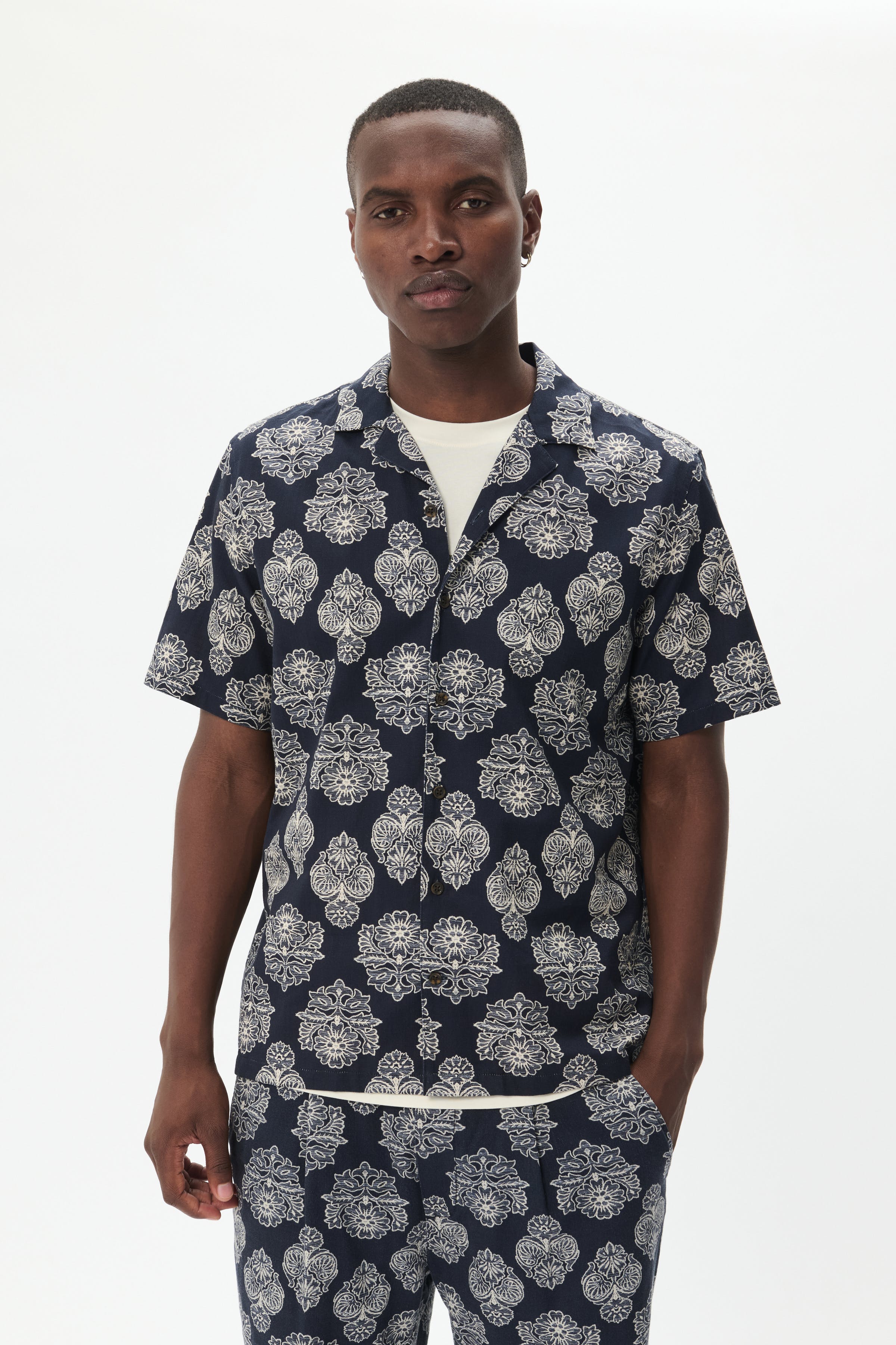 MAklampo Shirt LOOKBOOK FRONT 30207976-194011