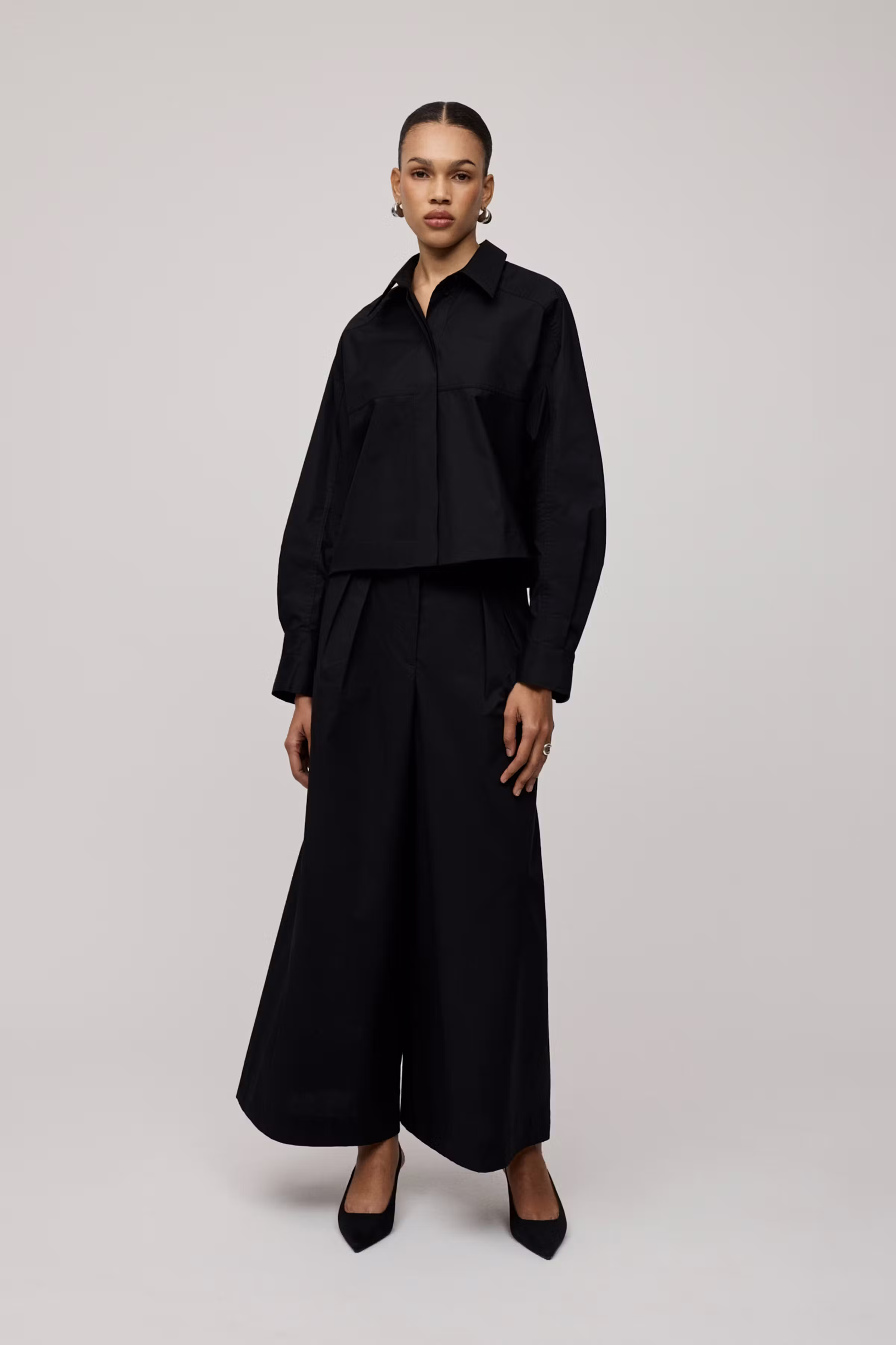 PIERINA Trousers LOOKBOOK FRONT 30600520-BK999