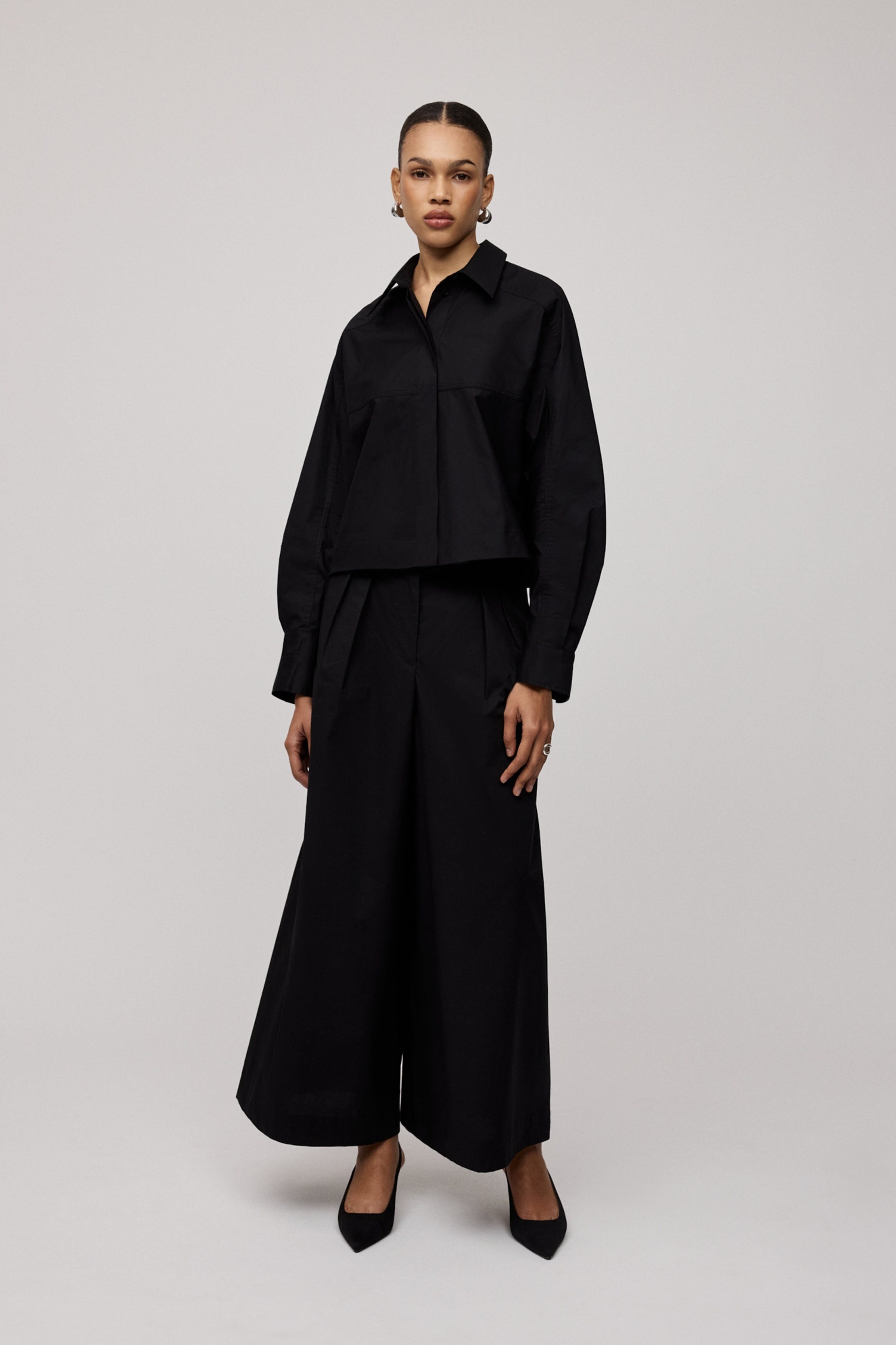 PIERINA Trousers LOOKBOOK FRONT 30600520-BK999