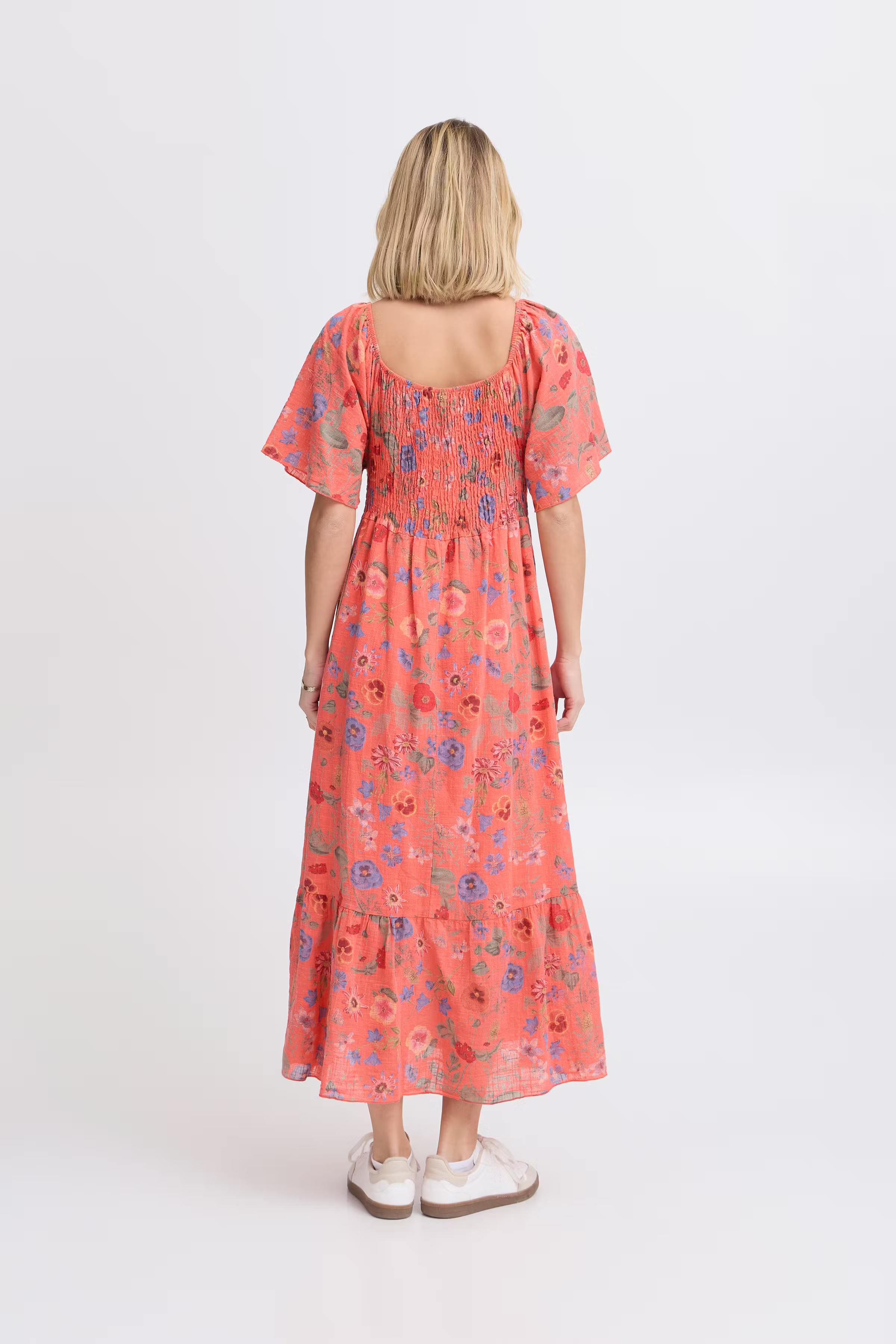 SBALEXA Kjole LOOKBOOK BACK 22100924-161546