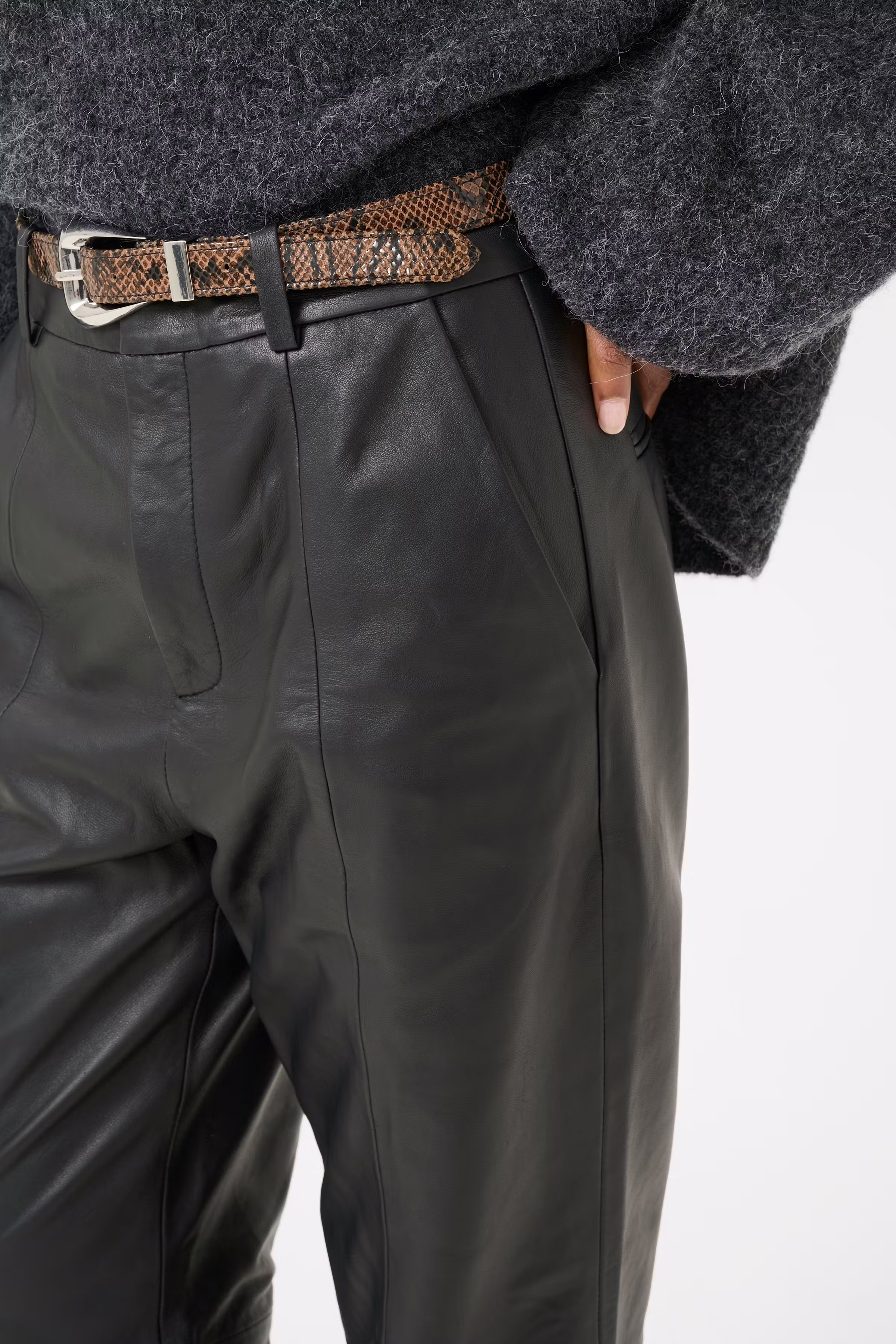 GZluciana Leather pants LOOKBOOK DETAIL 10910508-100017