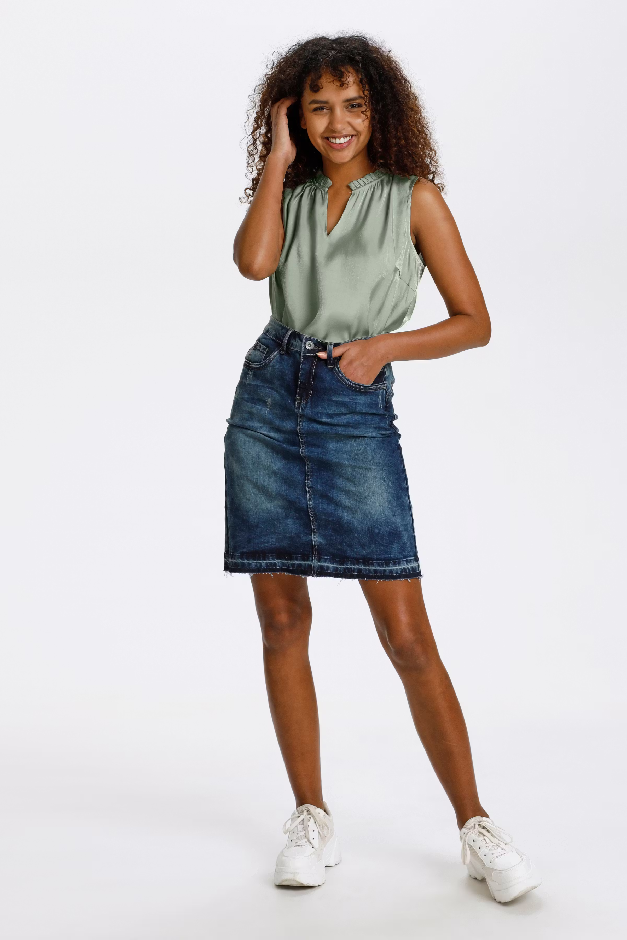 CRcecilie Top LOOKBOOK FRONT 10608113-160110