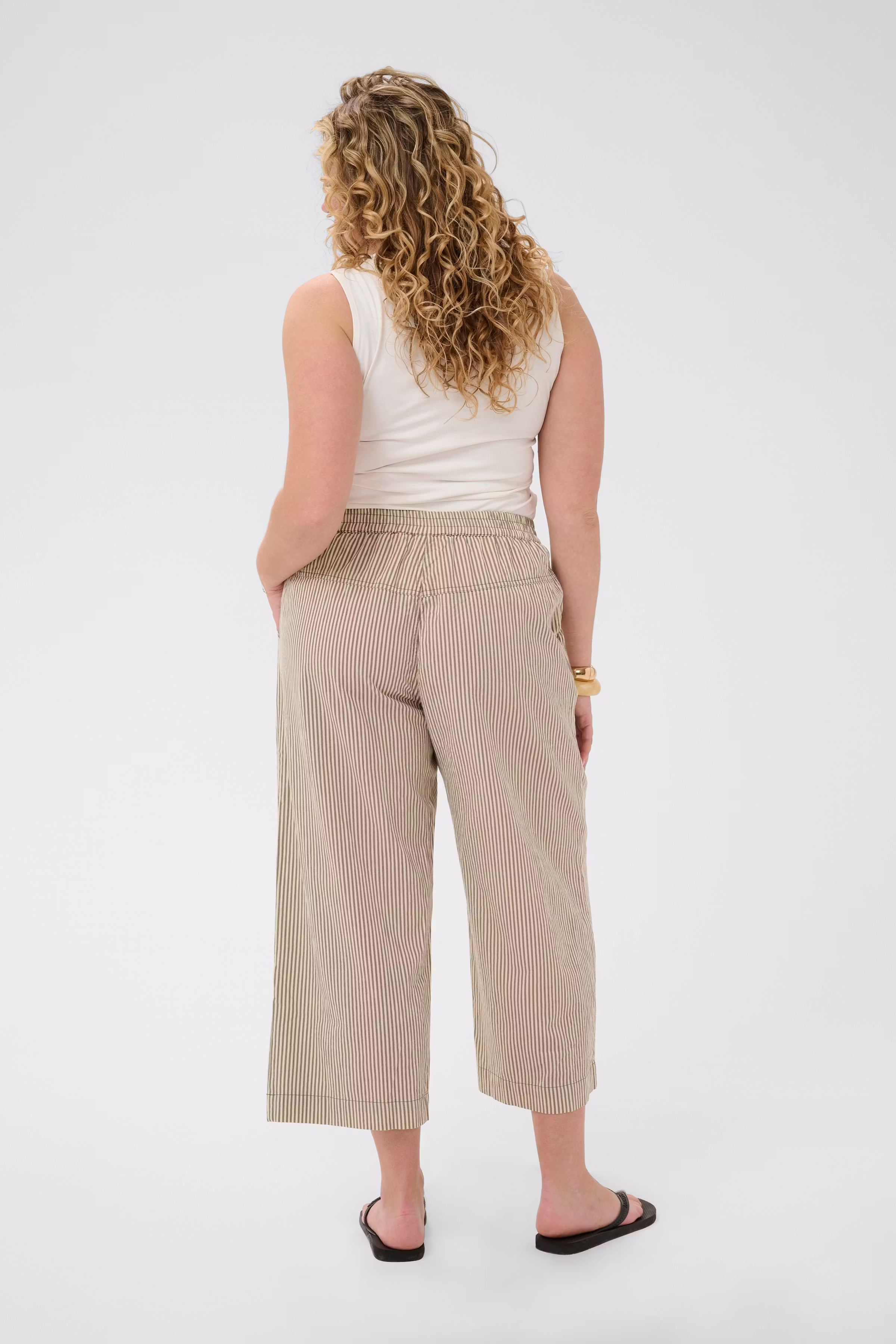 KCnana Trousers LOOKBOOK BACK 10583312-108909