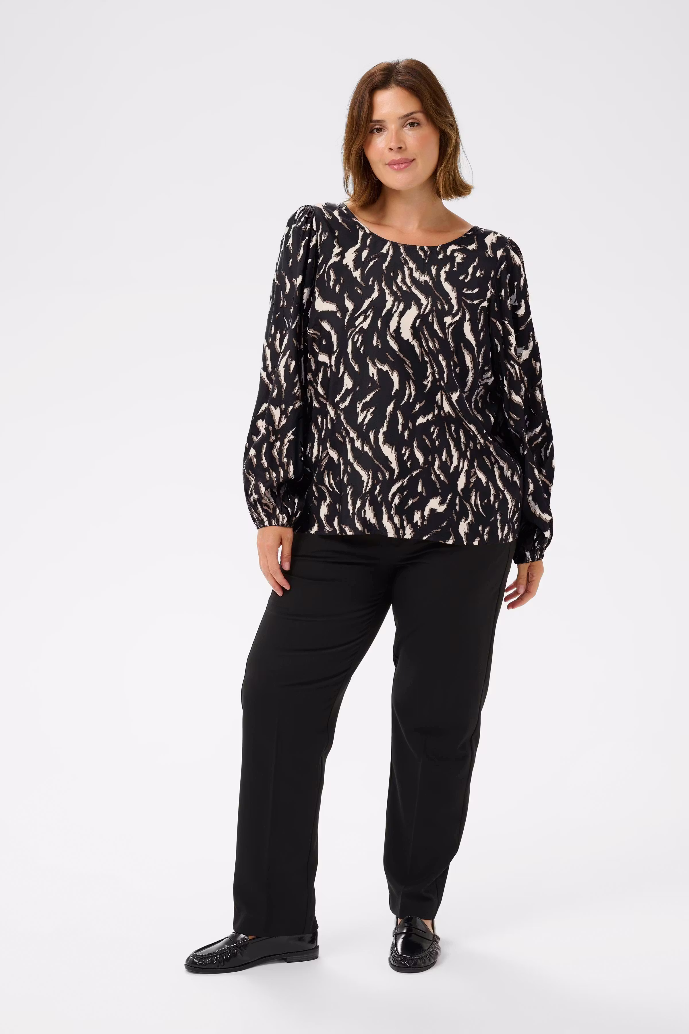 KCmilina Blouse LOOKBOOK FRONT 10583607-108271