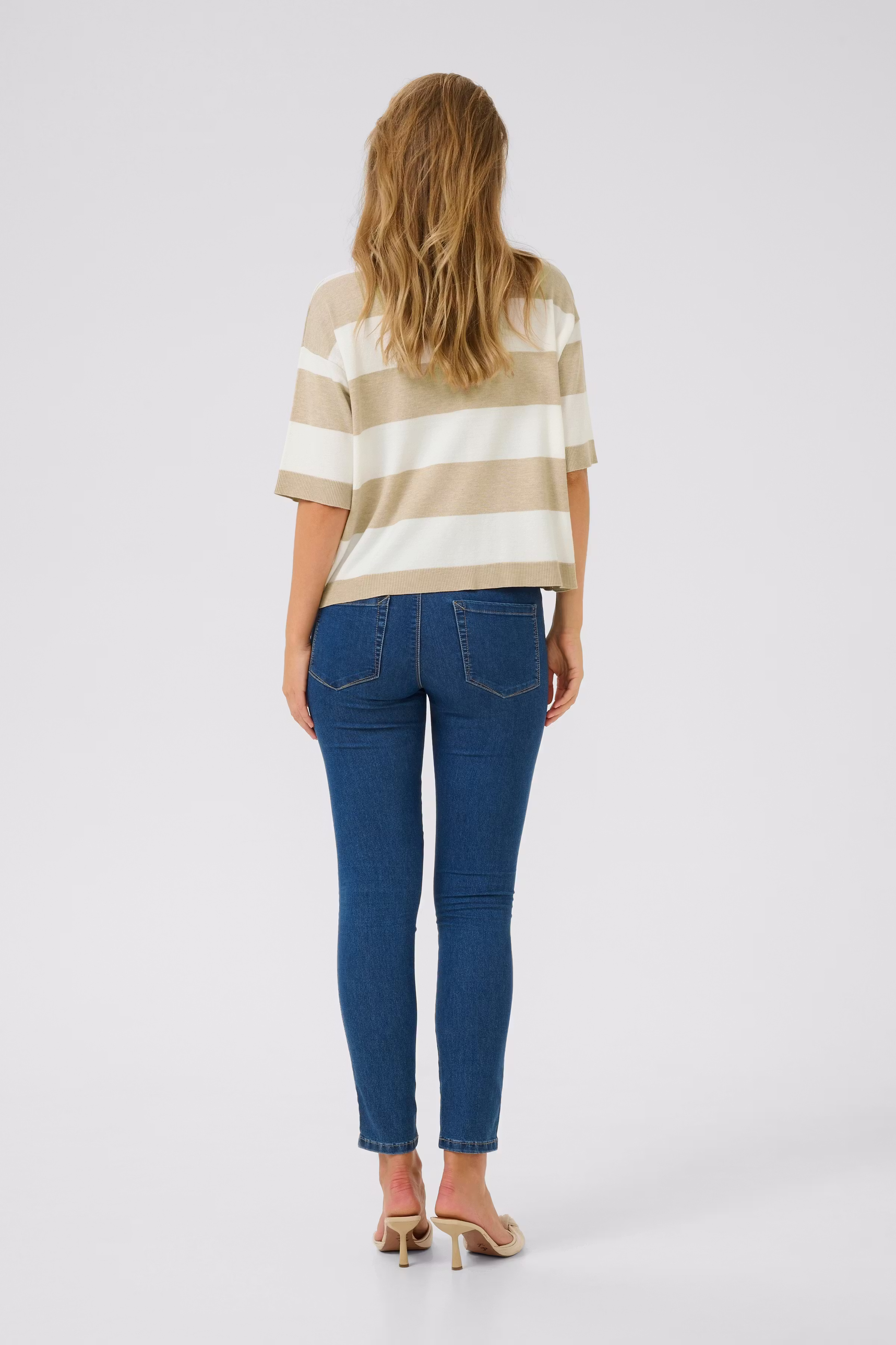 KAlizza Pullover LOOKBOOK BACK 10509932-107548