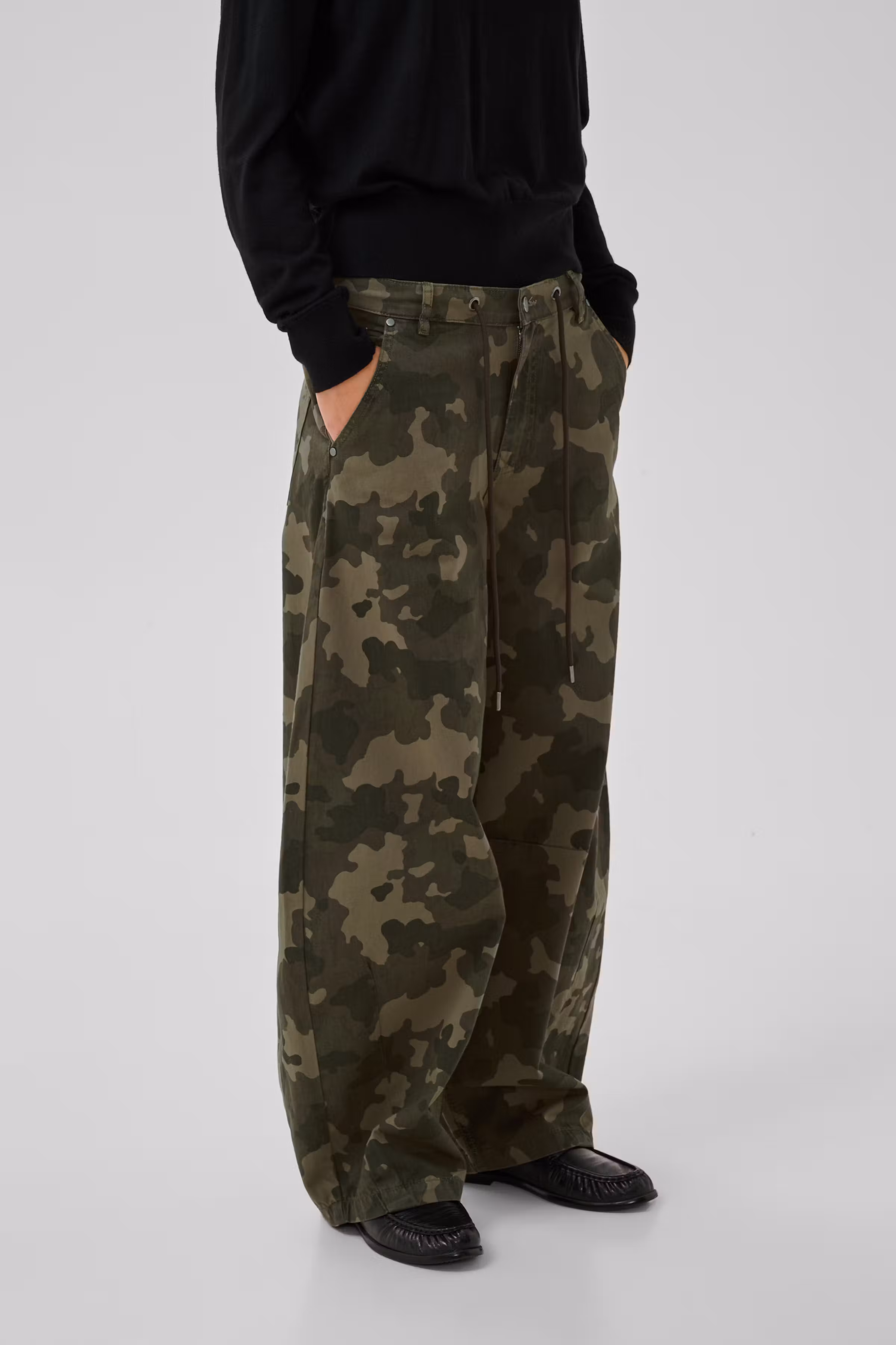 MWFro Camouflage barrelbyxor LOOKBOOK FRONT 10706123-1000992