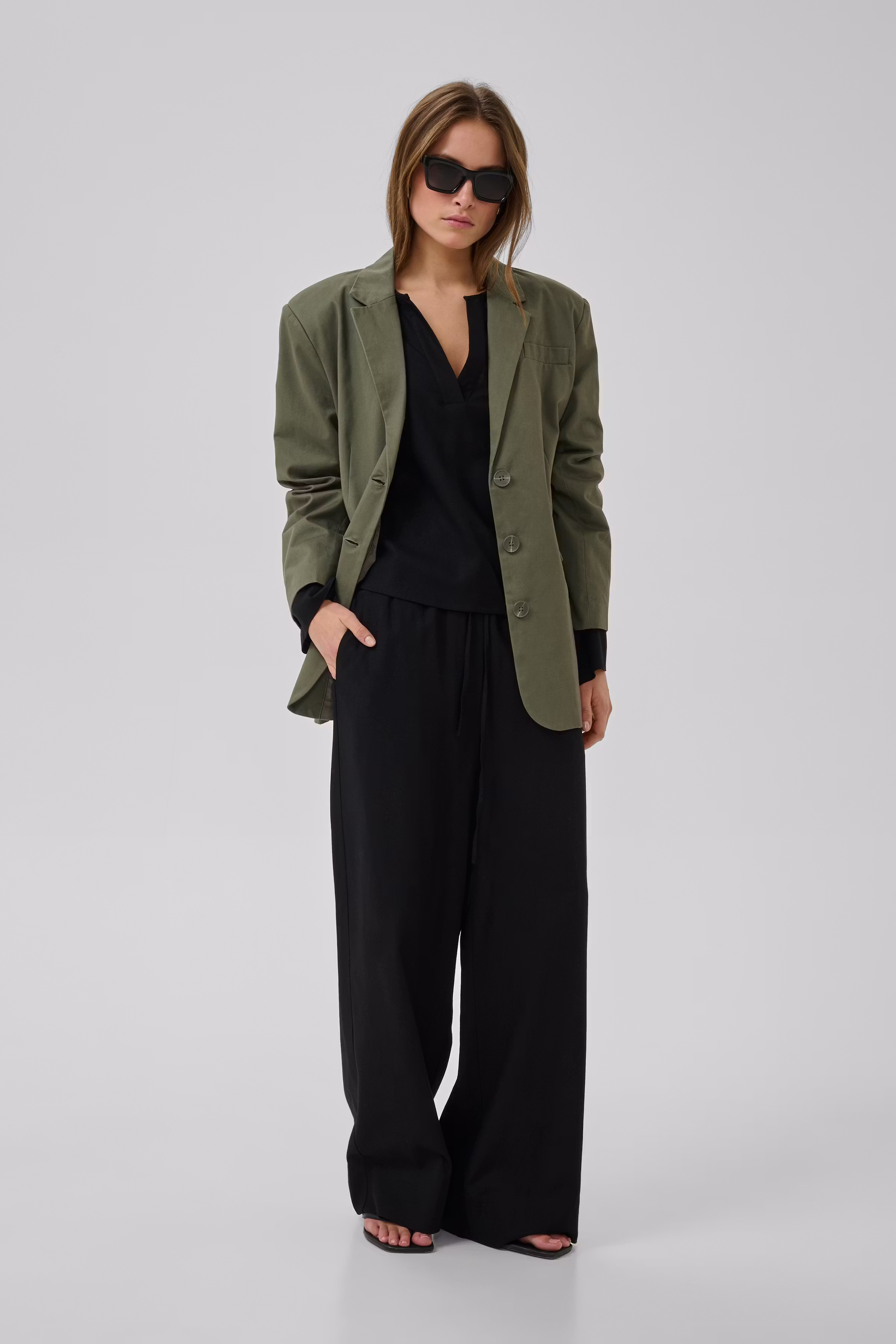 DiasMW Linen Trousers LOOKBOOK FRONT 10704701-100031