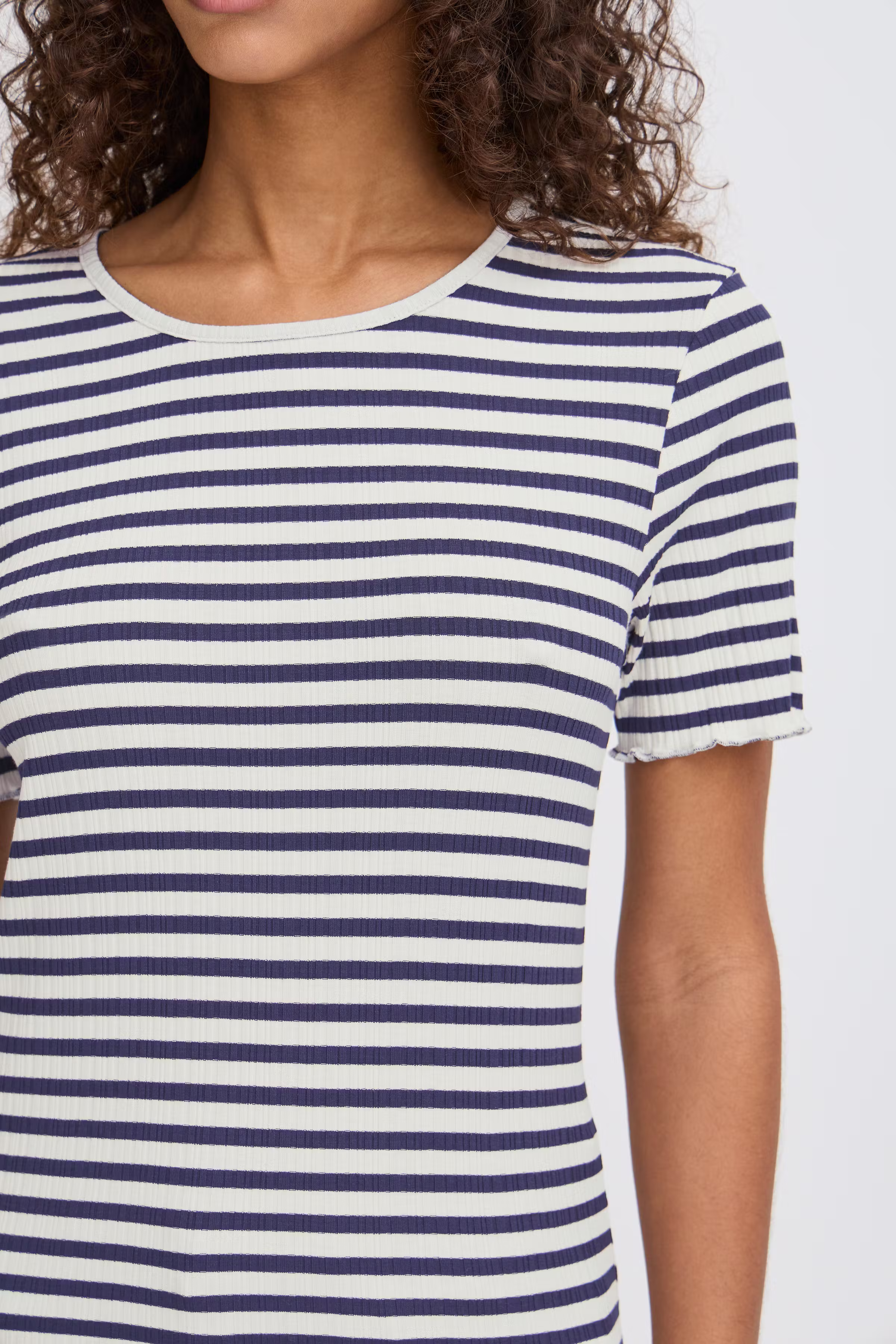 IHCELLA T-shirt LOOKBOOK DETAIL 20122818-204497