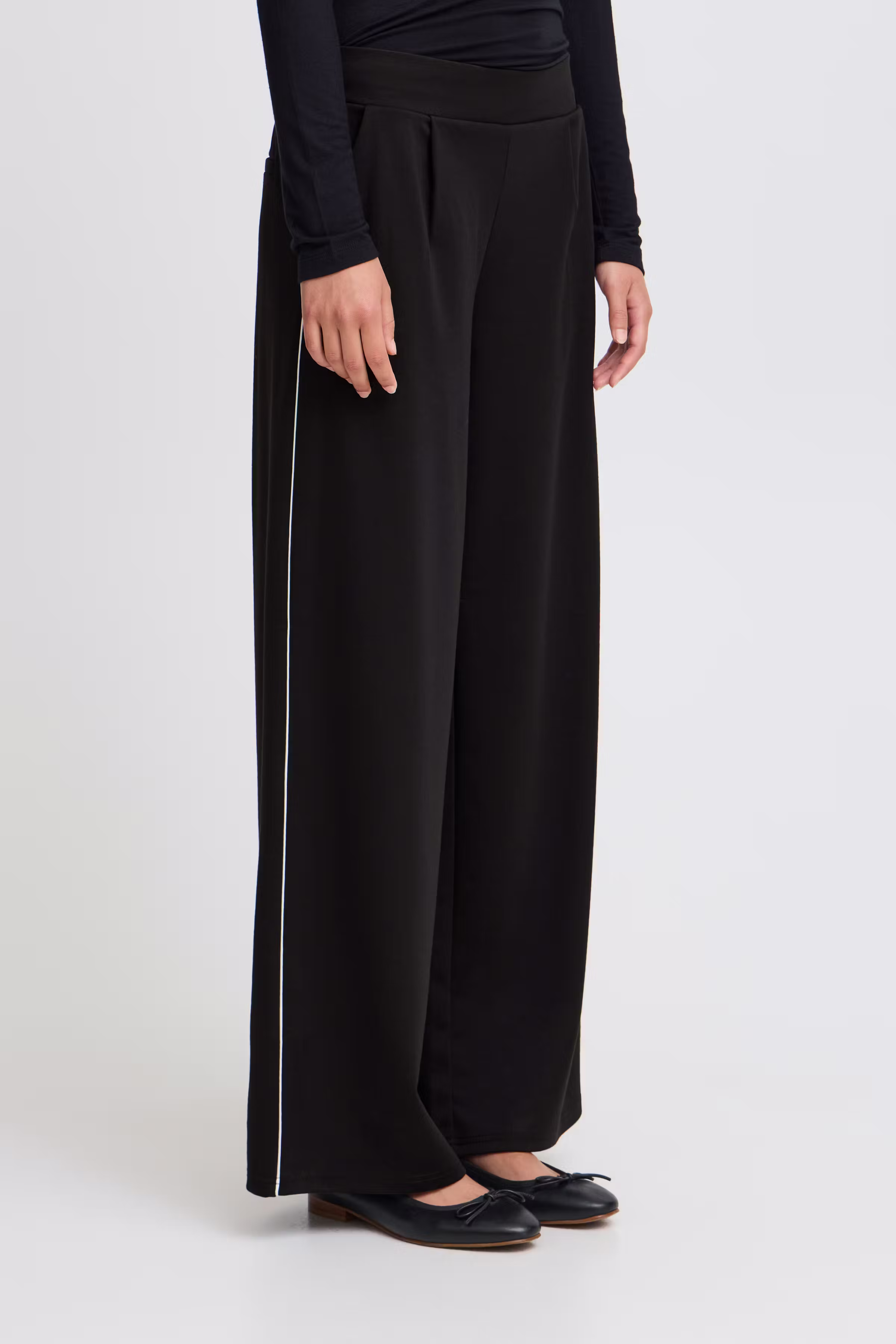 IXKATE Hose LOOKBOOK FRONT 20123551-194008