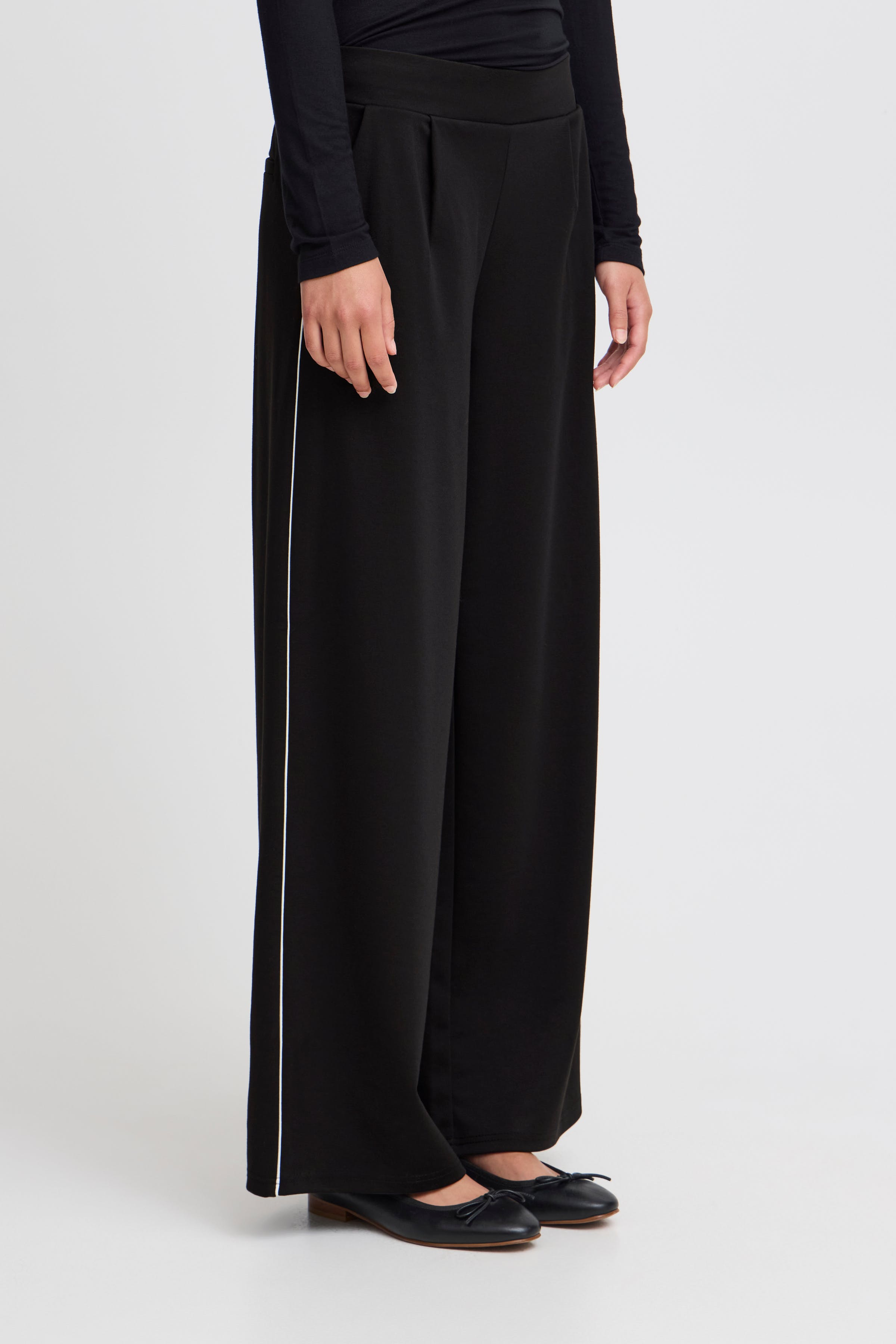 IXKATE Trousers LOOKBOOK FRONT 20123551-194008