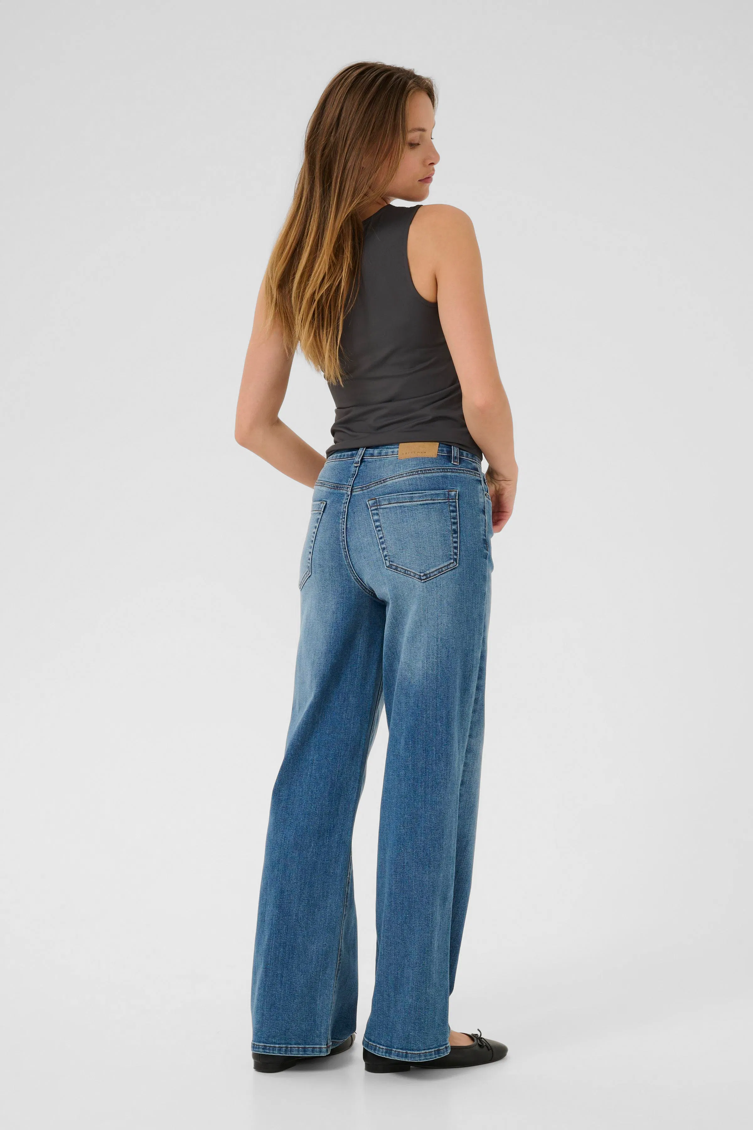 KAarina Top LOOKBOOK BACK 10510692-190205