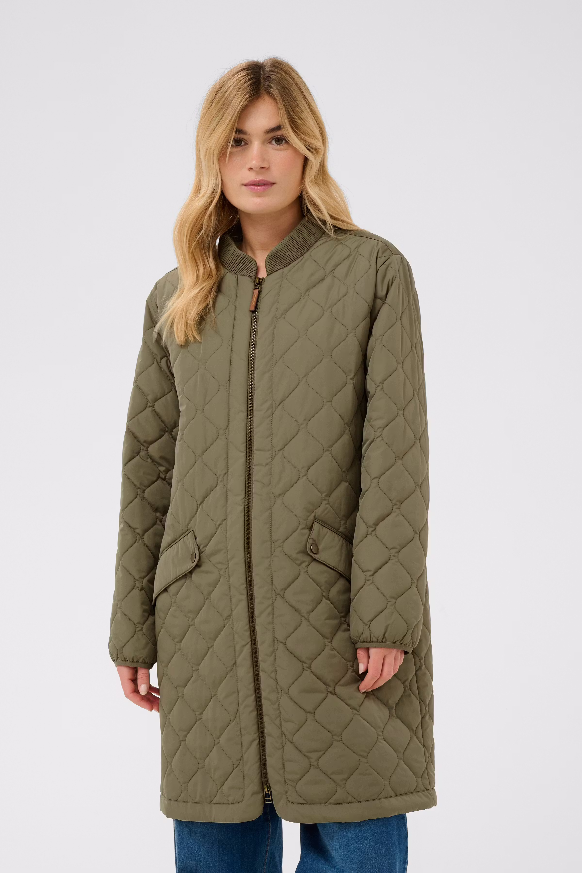 ArwenCR Outerwear LOOKBOOK FRONT 10606580-190510