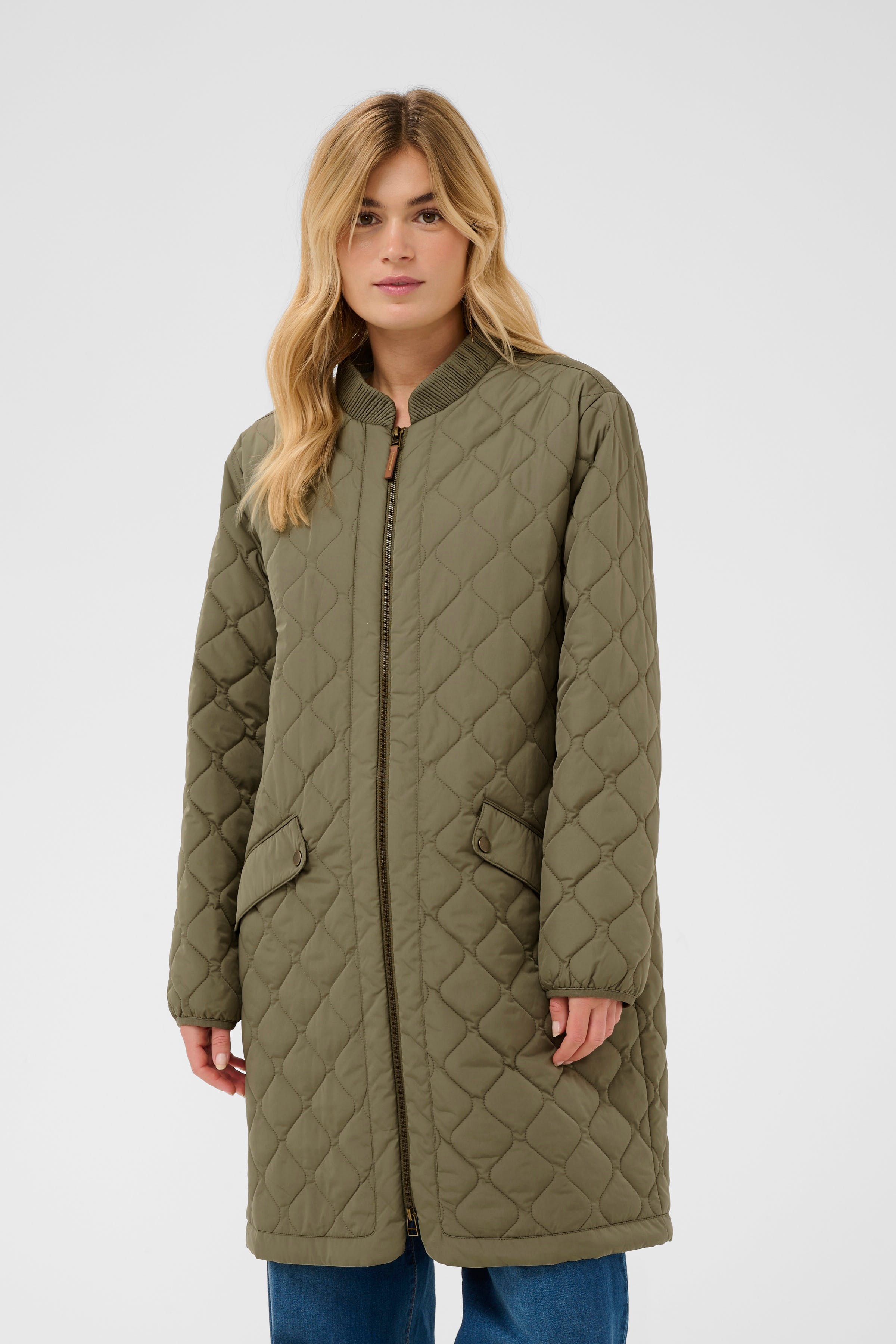 ArwenCR Outerwear LOOKBOOK FRONT 10606580-190510