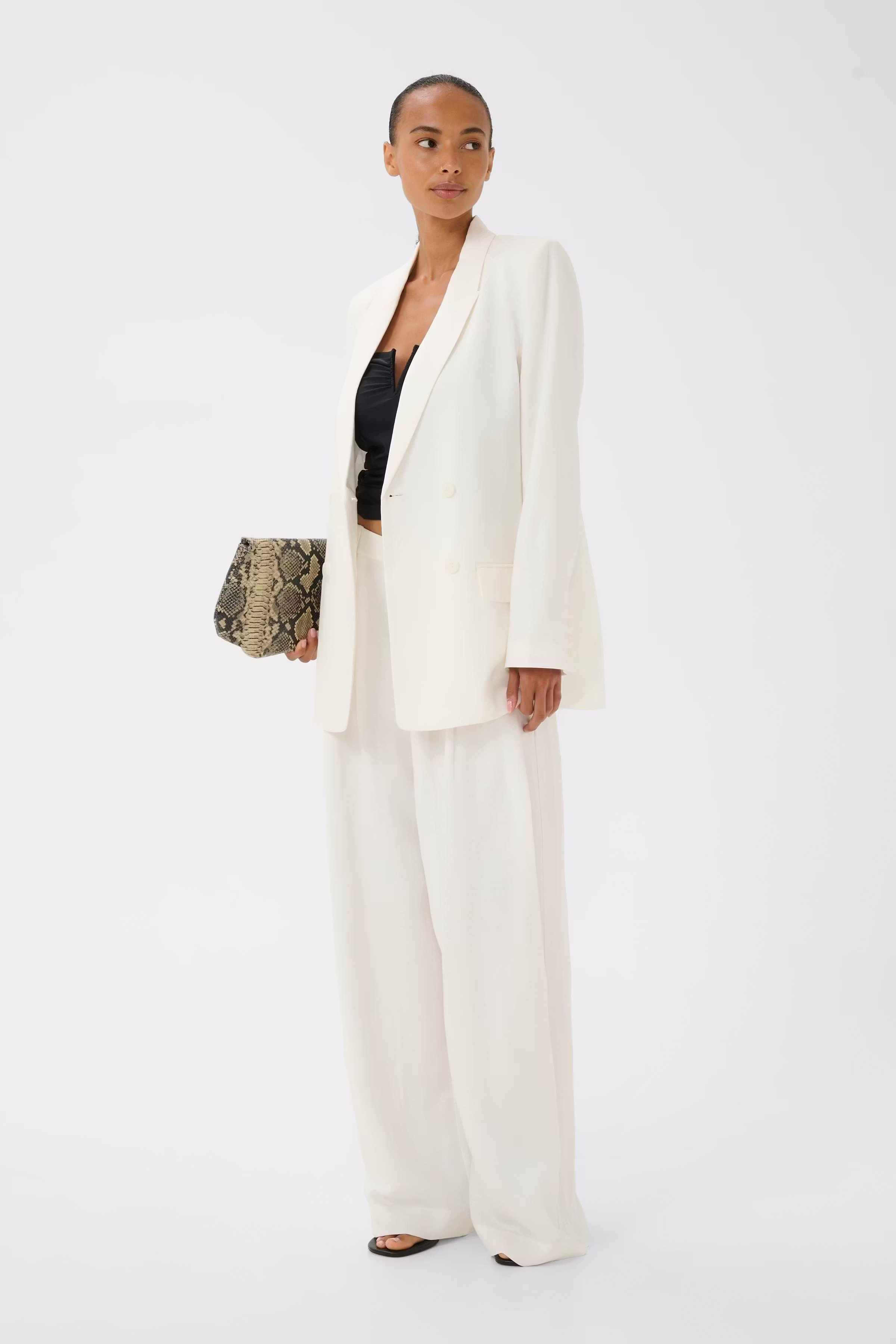 GZriava Blazer LOOKBOOK FRONT 10911250-110601