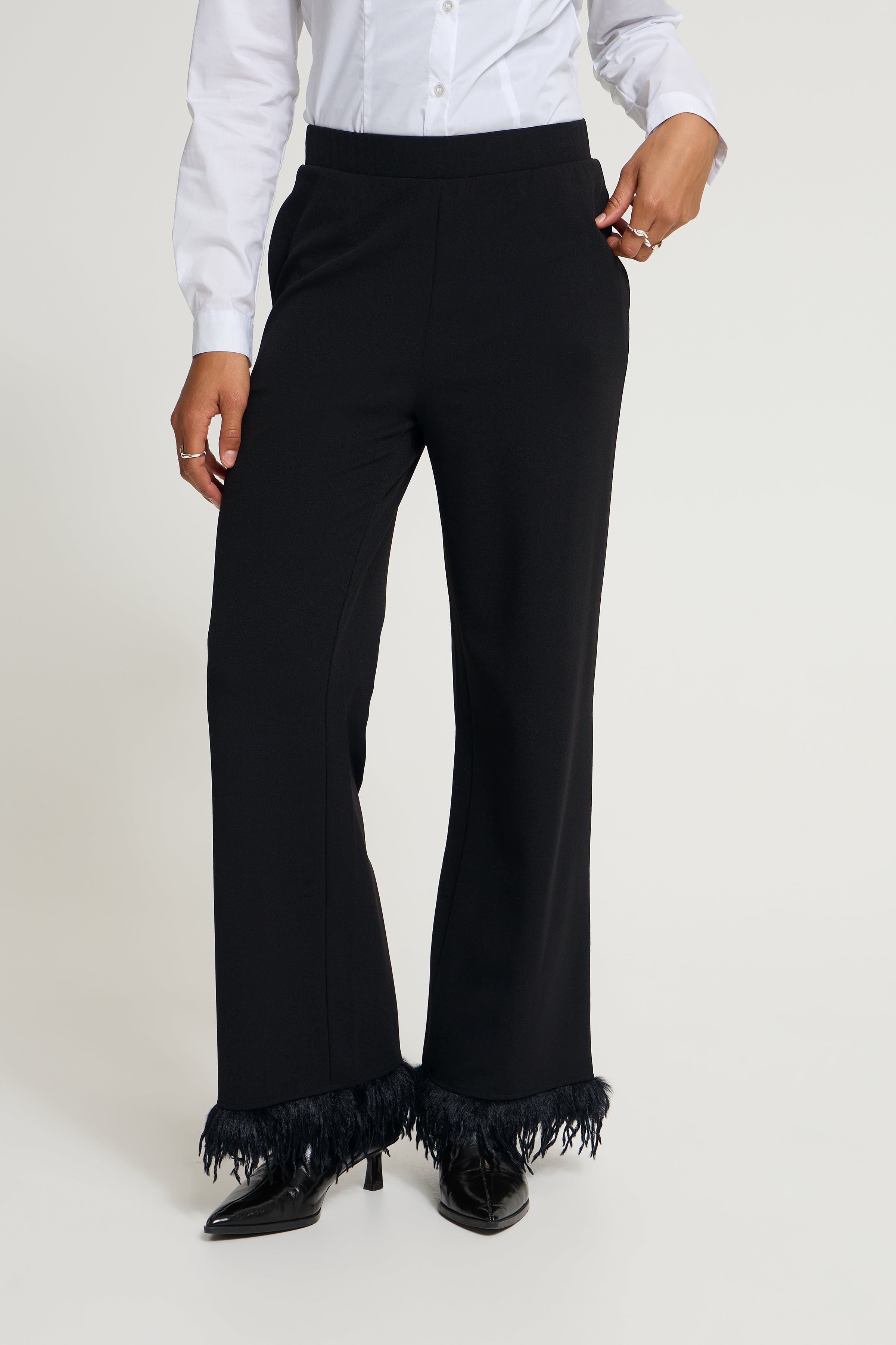 IHKATINE Hose LOOKBOOK FRONT 20127148-194008