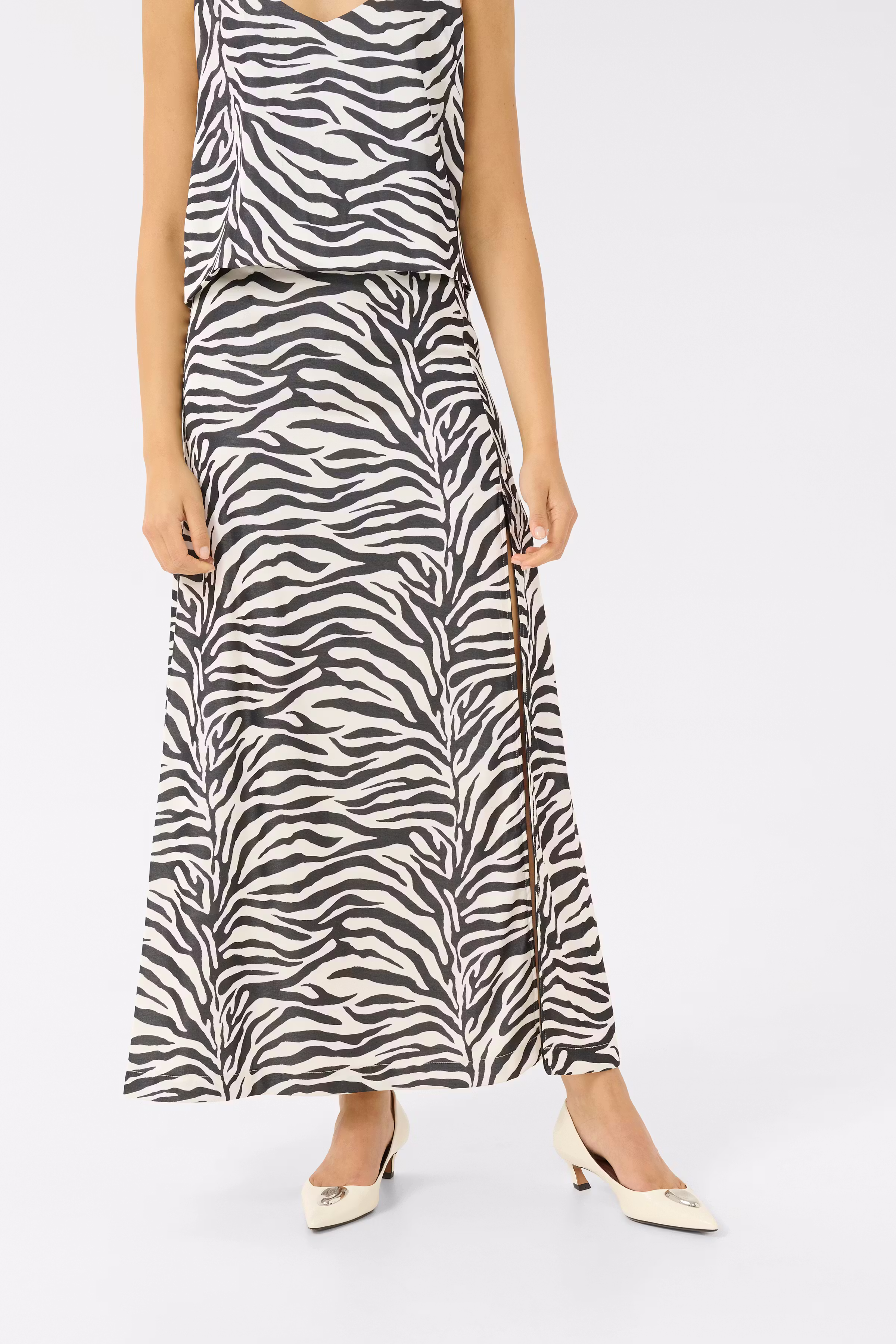 GZzeva Rok LOOKBOOK FRONT 10910420-107873