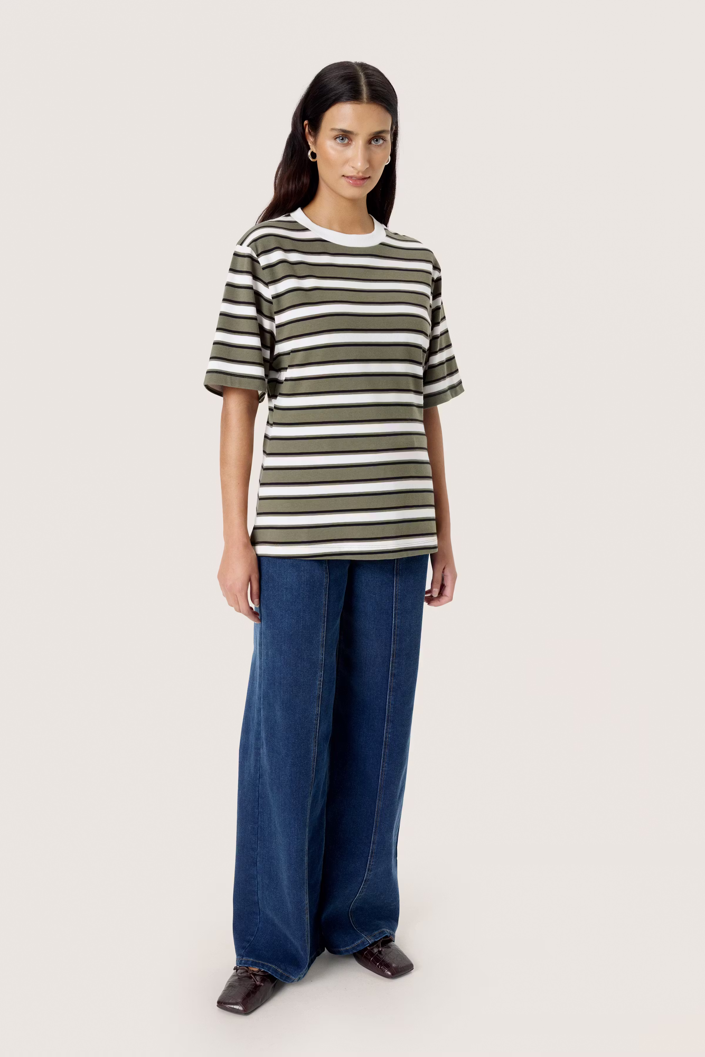 SLNeo T-shirt LOOKBOOK FRONT 30408415-303936