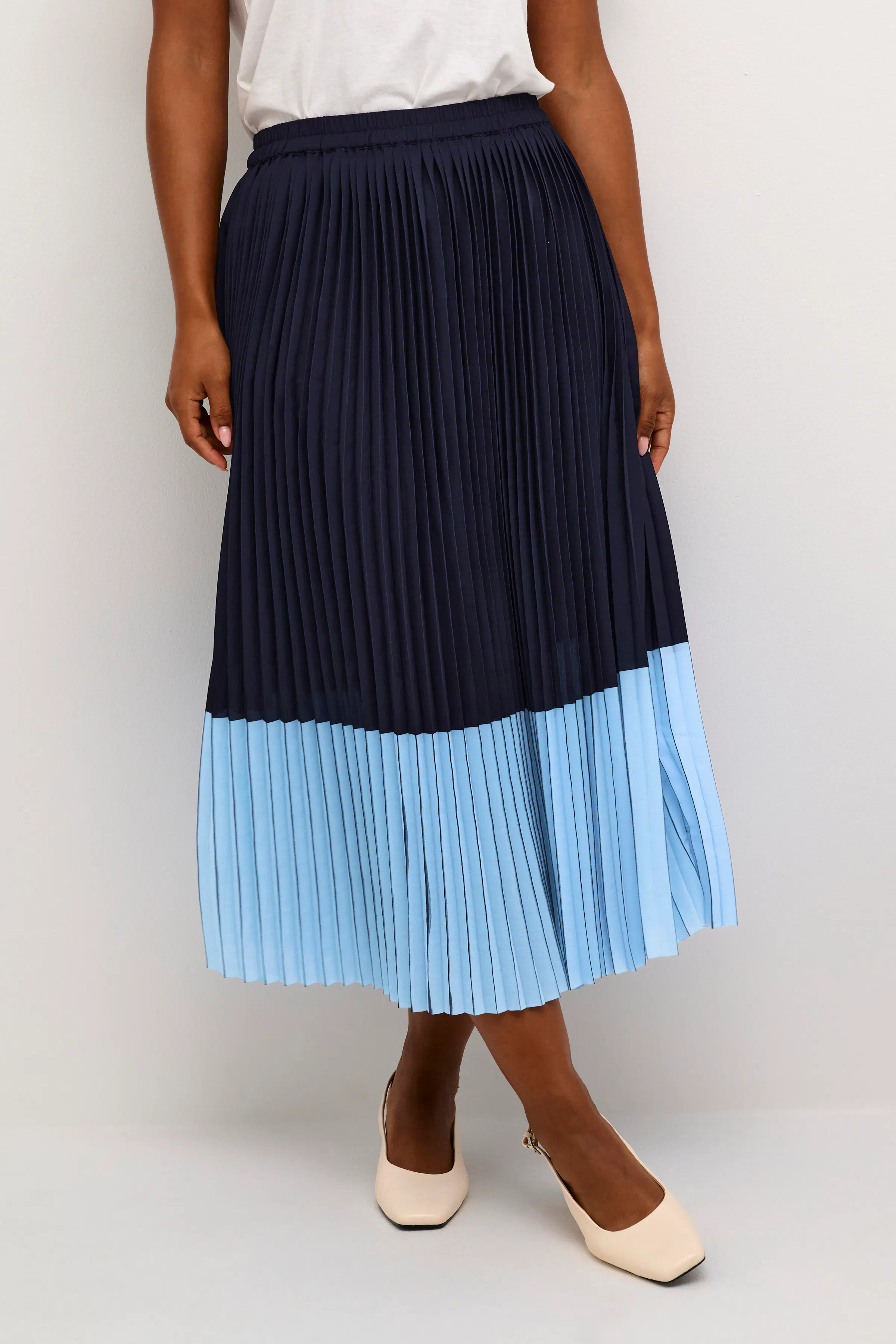 CRFrida Skirt LOOKBOOK FRONT 10612321-105505