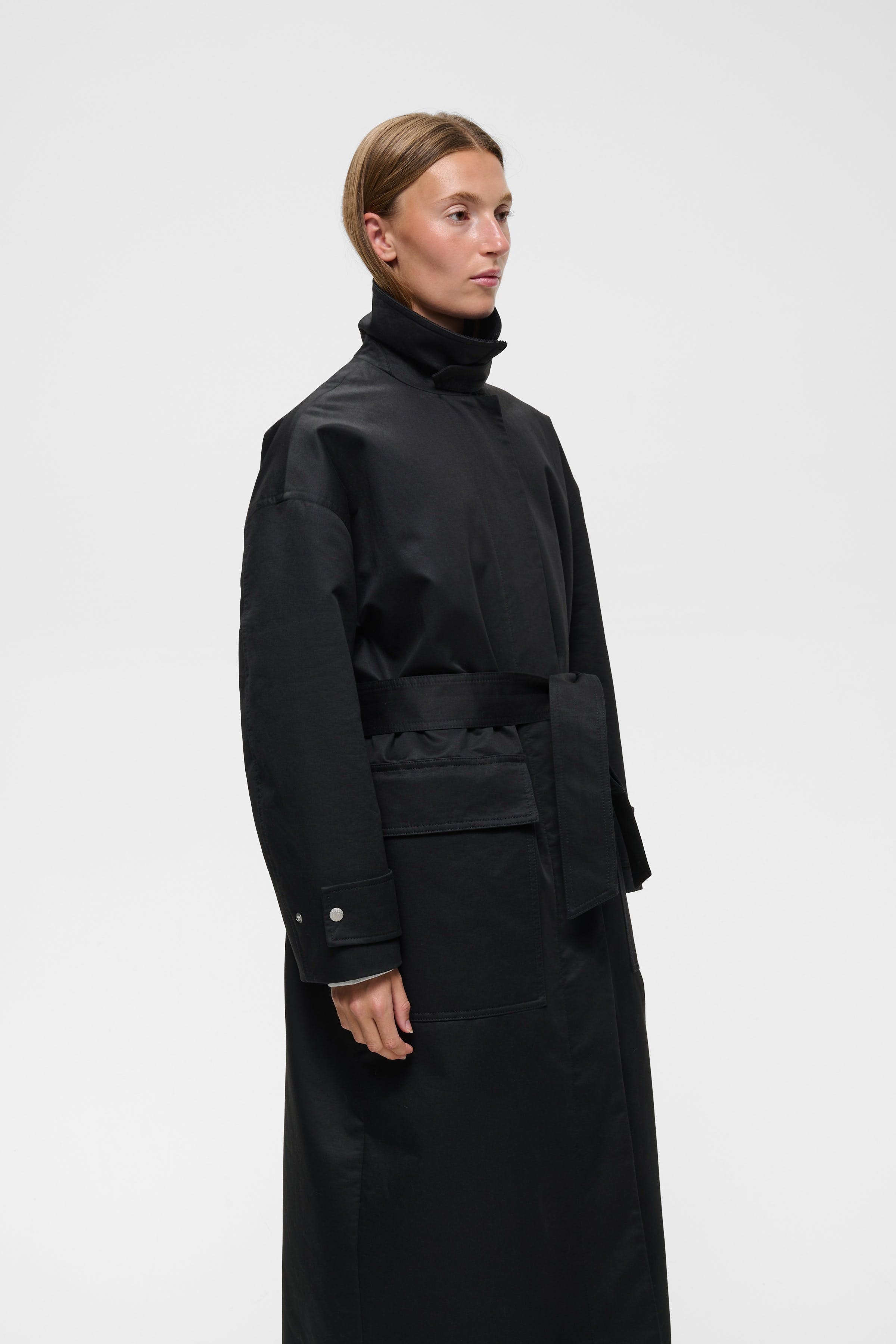 HUNTERYIW Mantel LOOKBOOK FRONT 30112706-194008