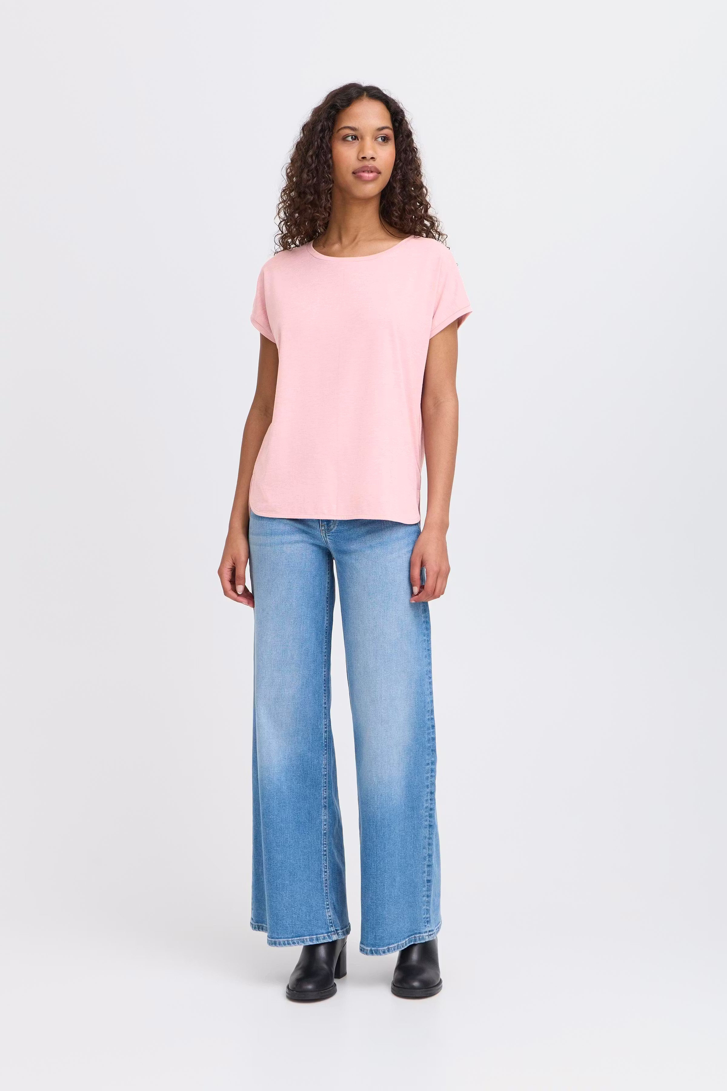 IHREBEL T-shirt LOOKBOOK FRONT 20109945-151906