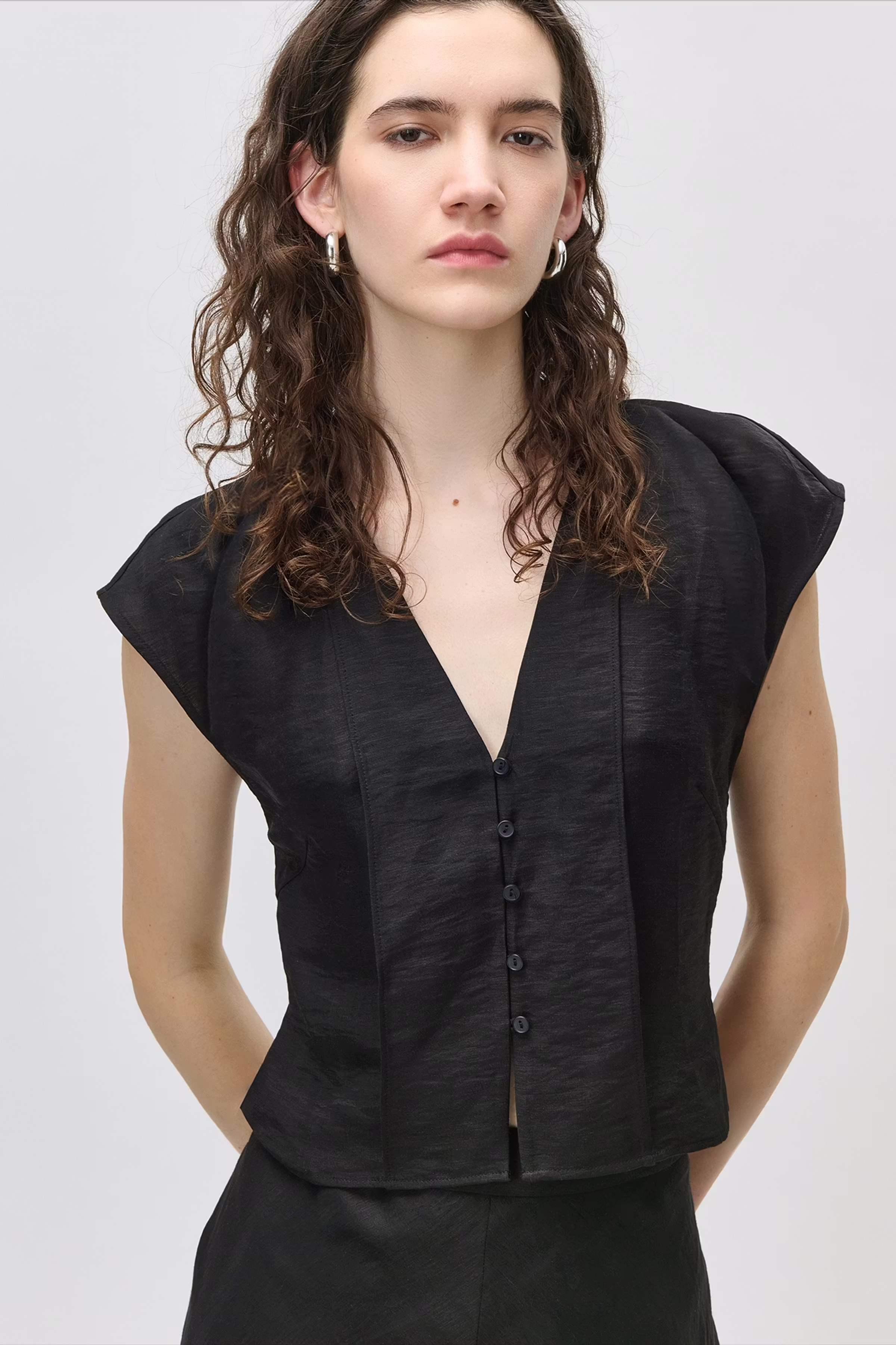 TABITHA Blouse LOOKBOOK FRONT 30600578-BK999