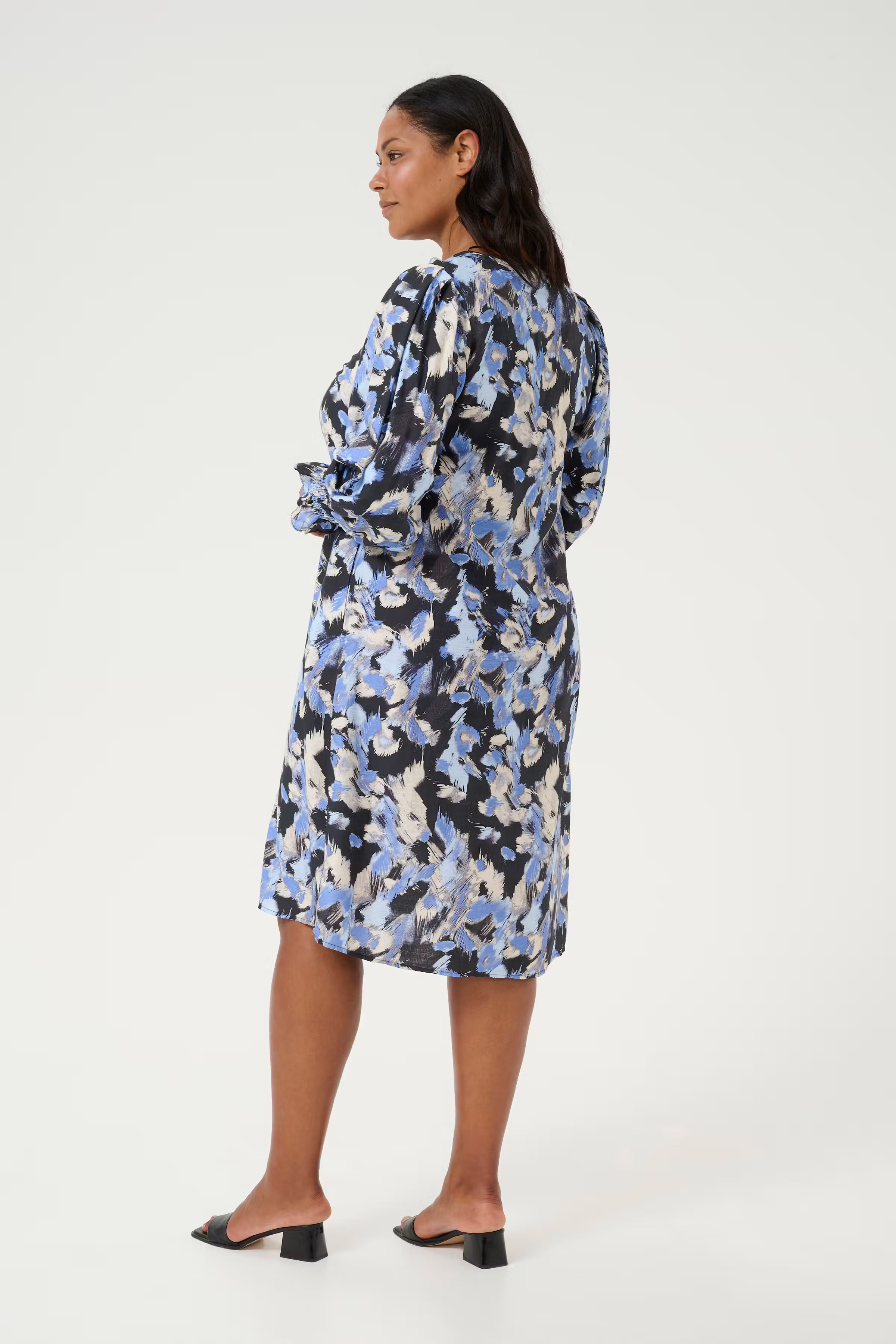 KCtoria Kleid LOOKBOOK BACK 10582860-106806