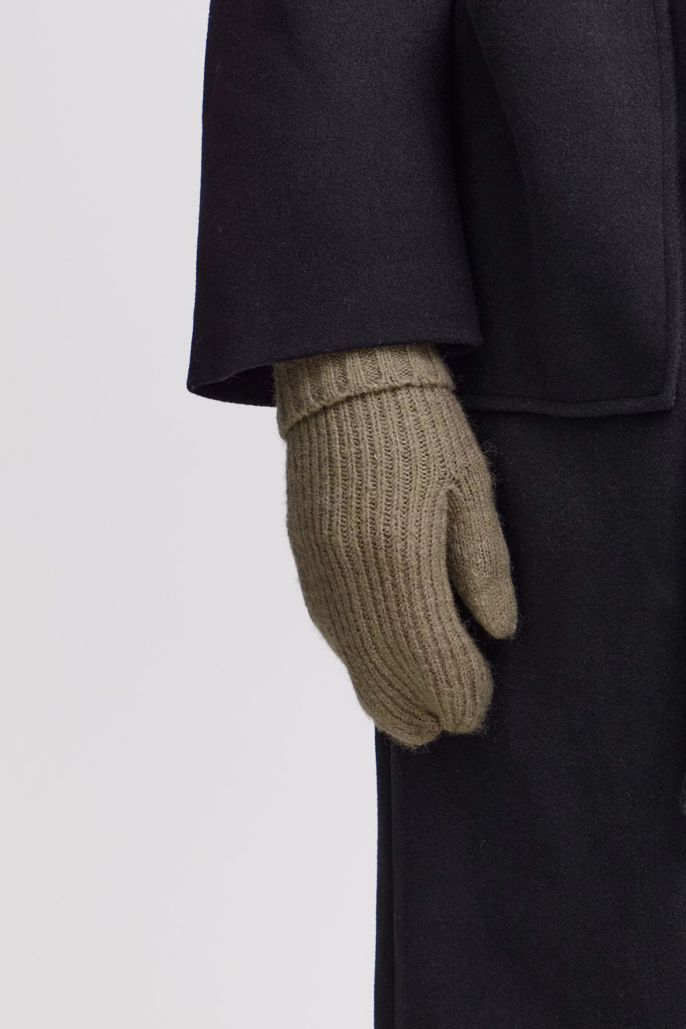 IAIVO Gloves LOOKBOOK DETAIL 20112672-171212